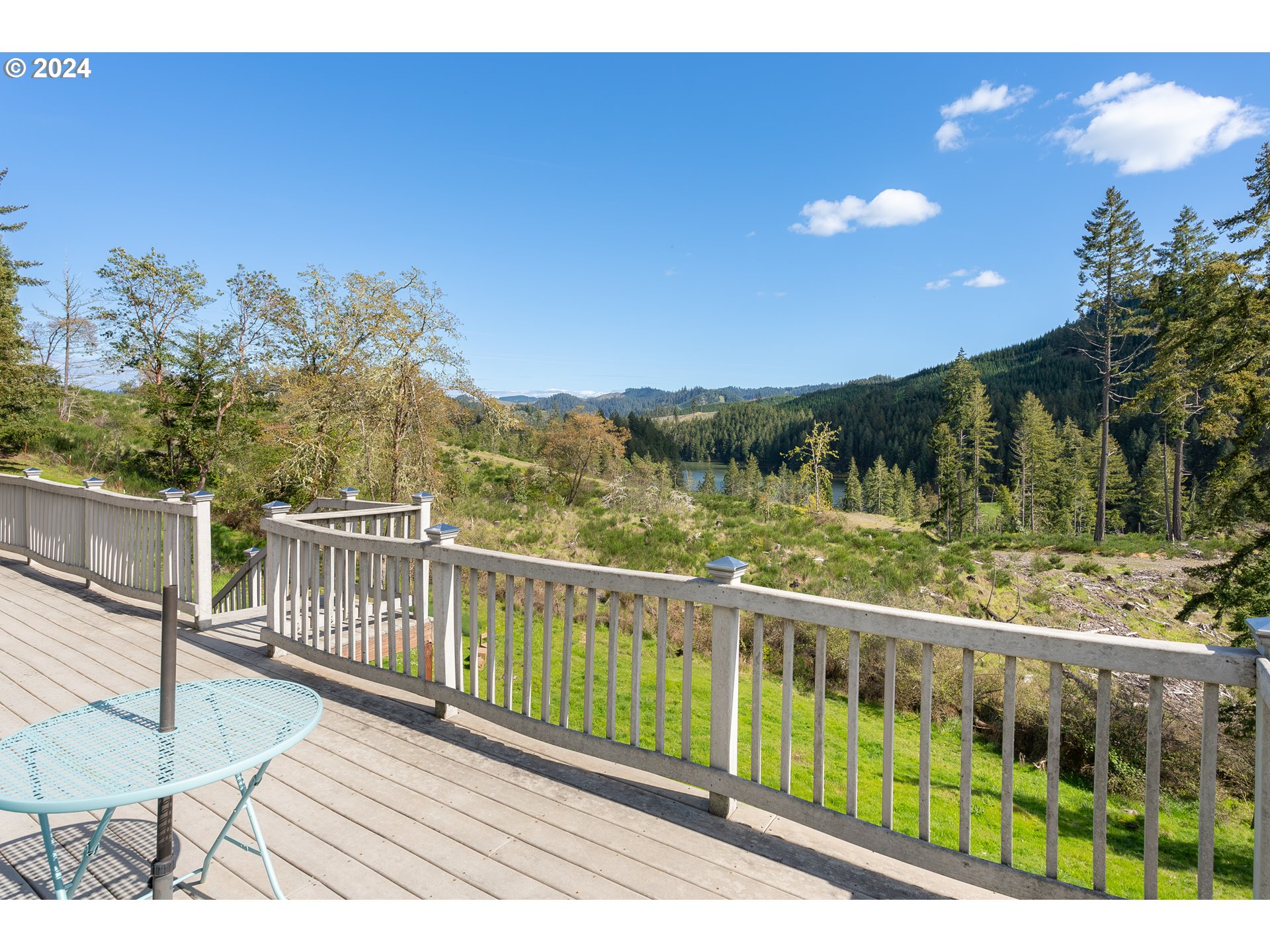 1836 LAKE VIEW DR
