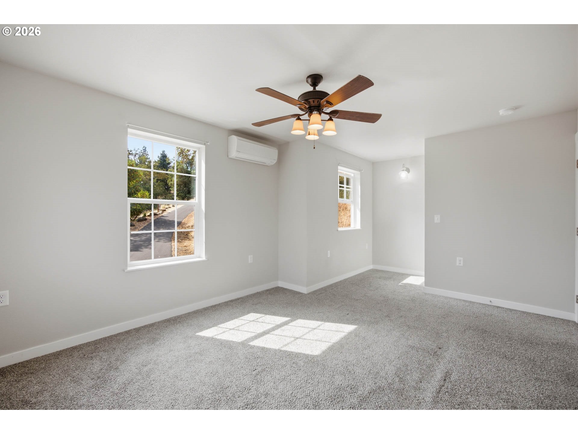 125 EAGLE DR