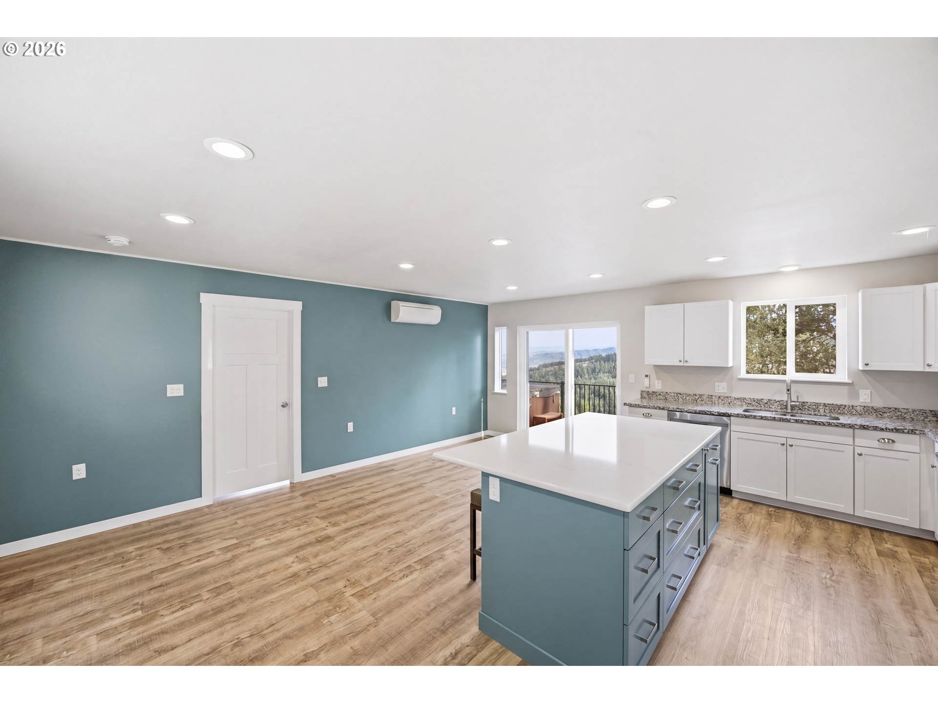 125 EAGLE DR