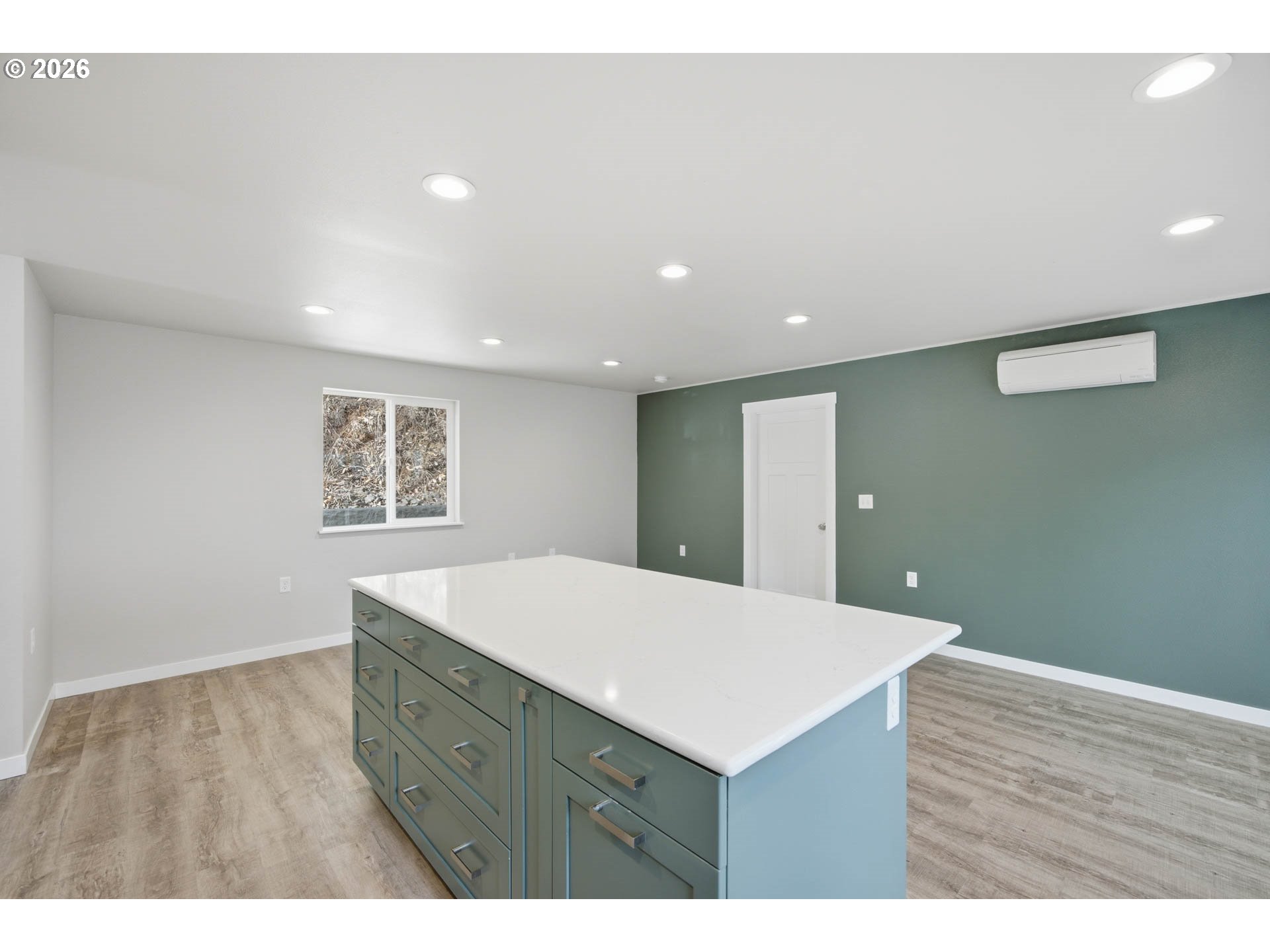 125 EAGLE DR