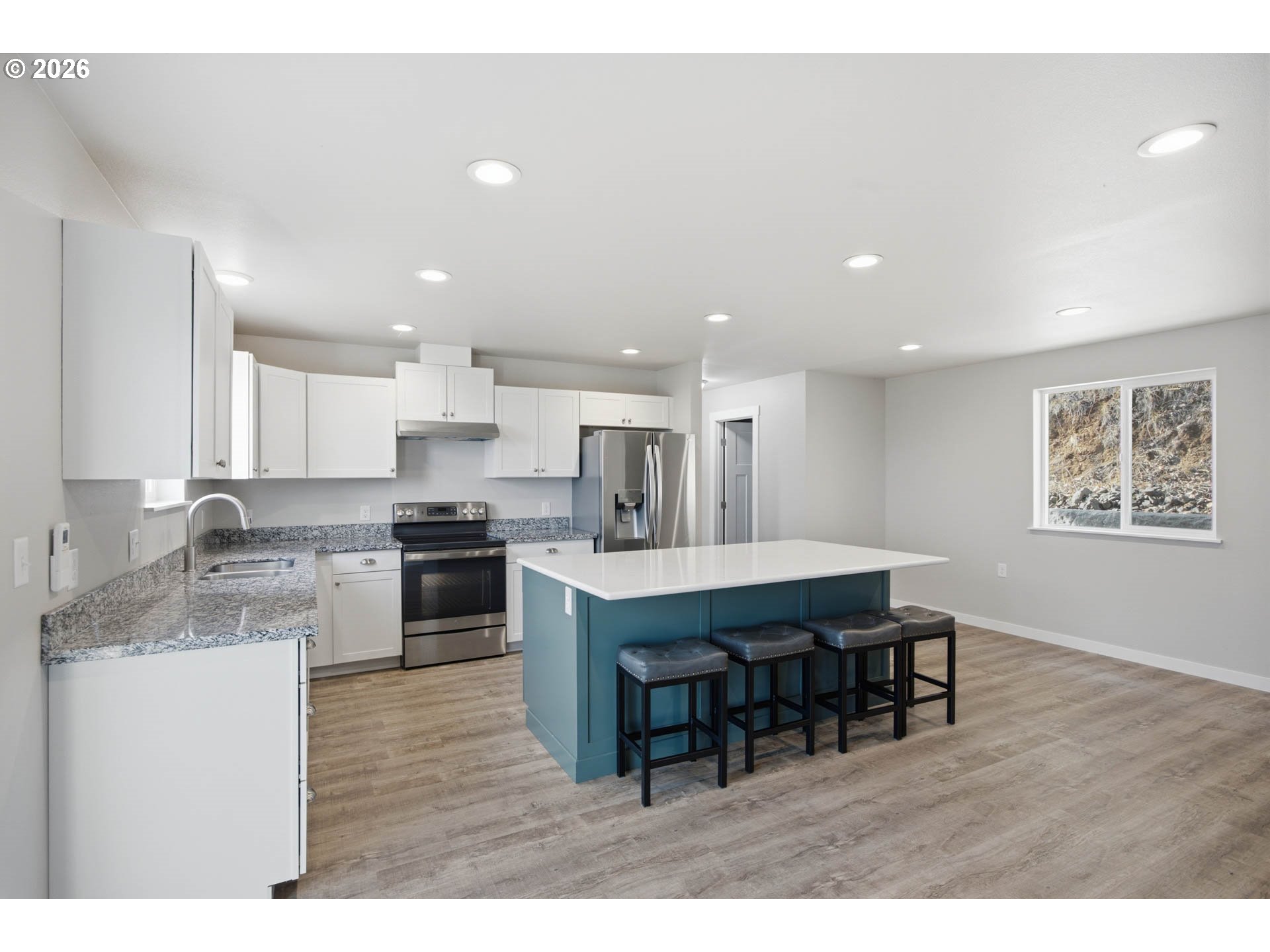 125 EAGLE DR