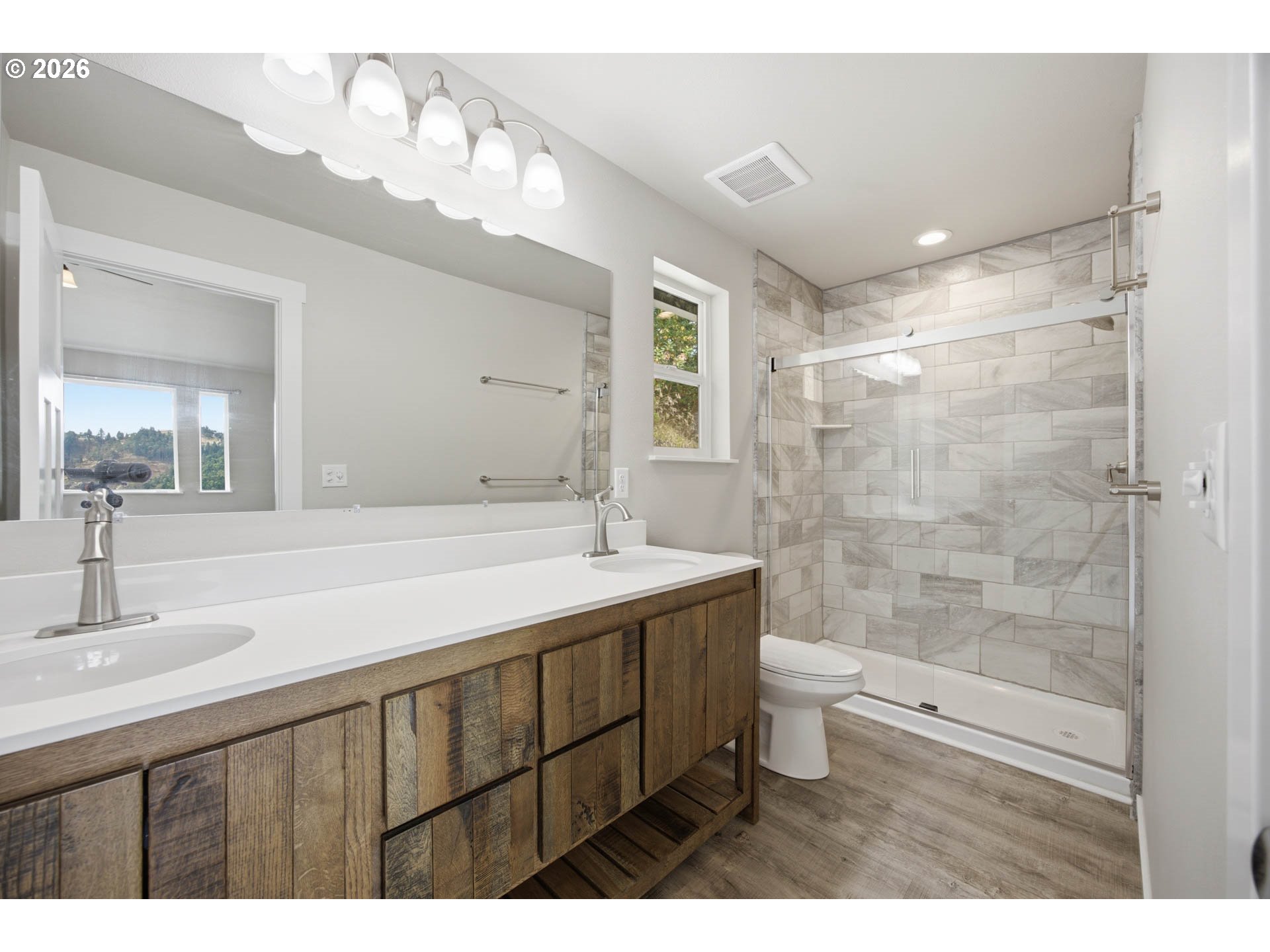 125 EAGLE DR
