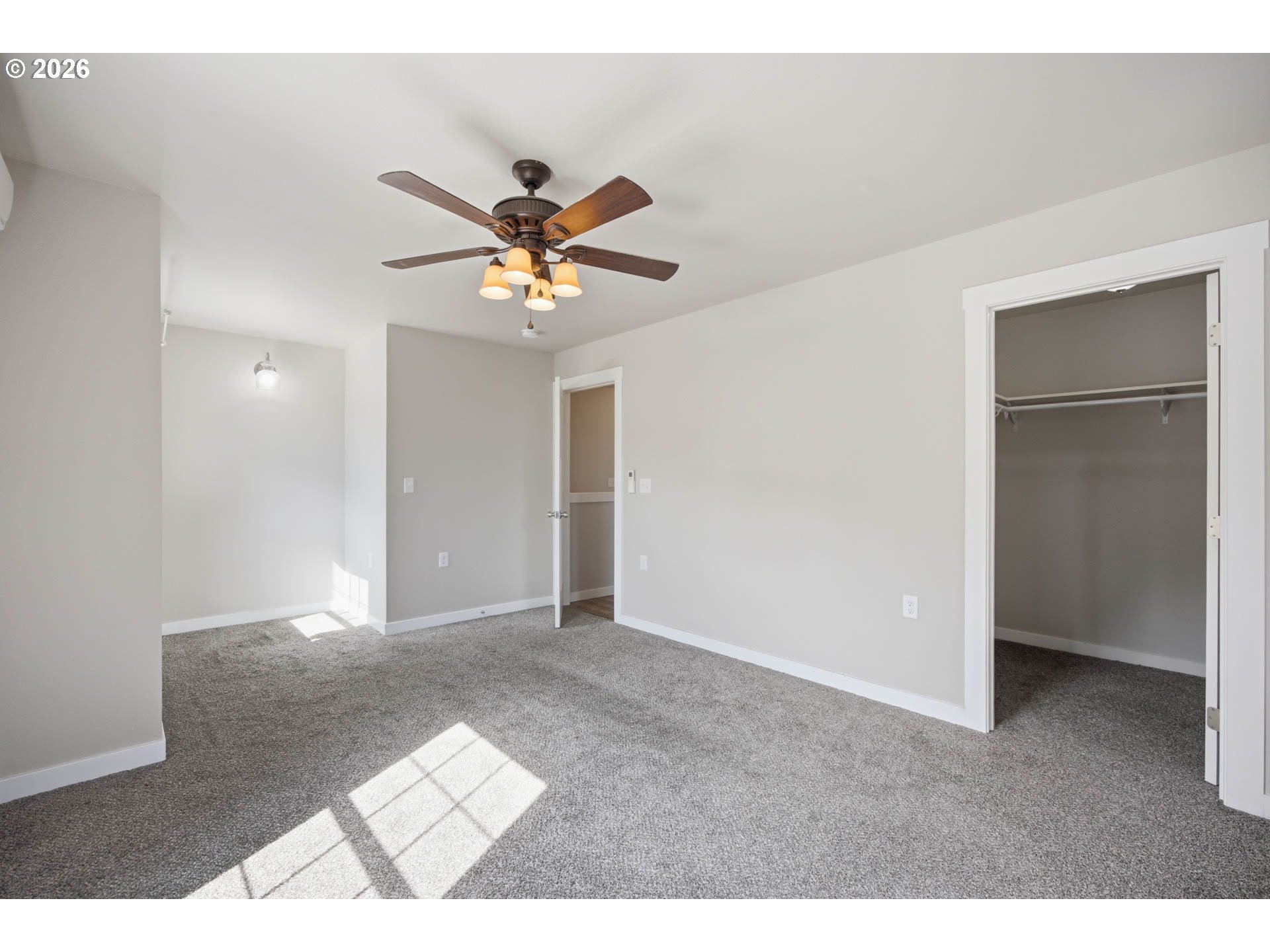 125 EAGLE DR