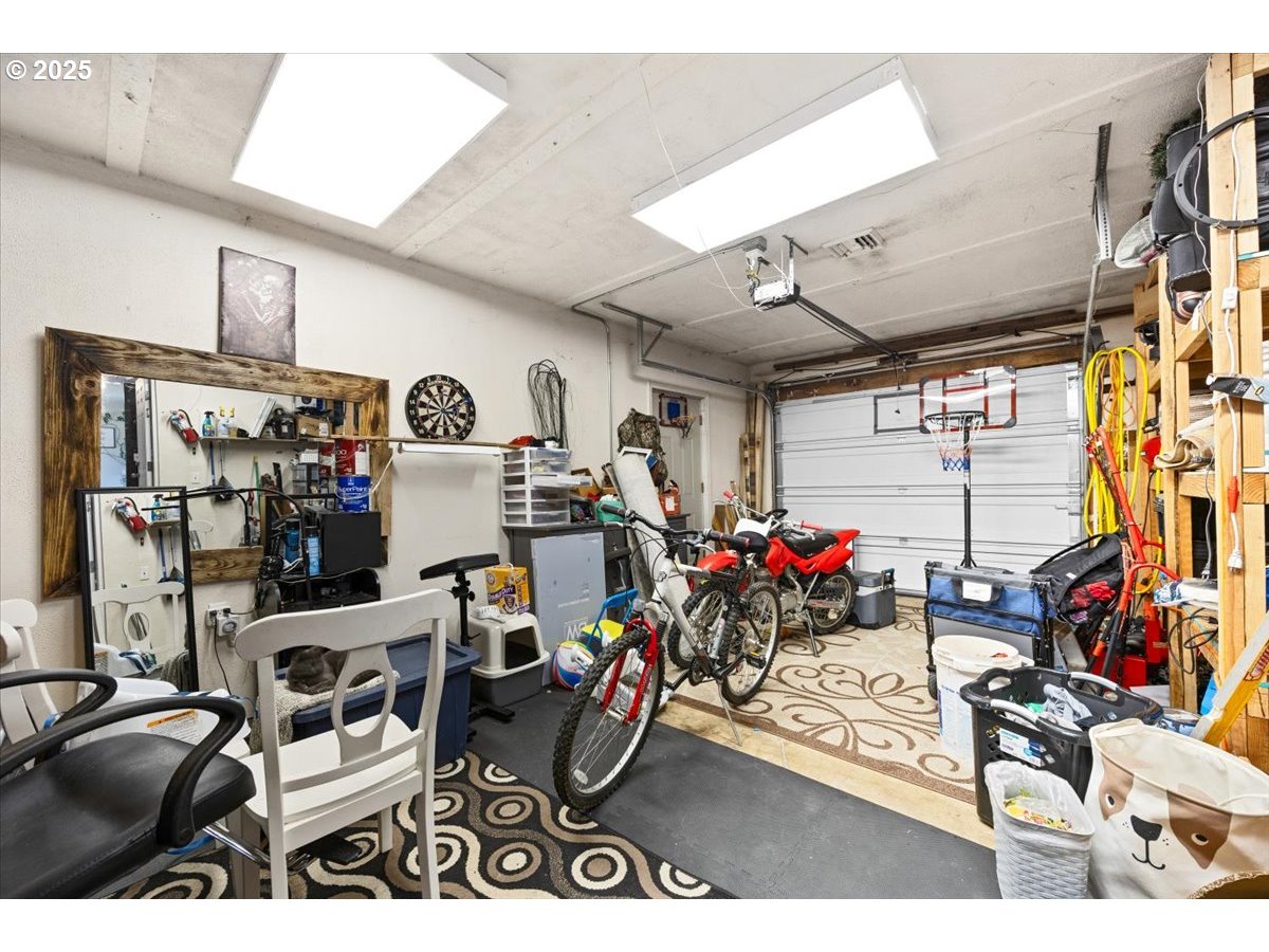 245 GEORGINNA DR