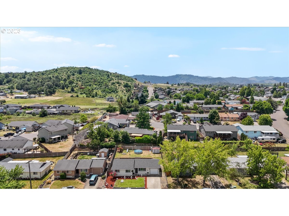 245 GEORGINNA DR