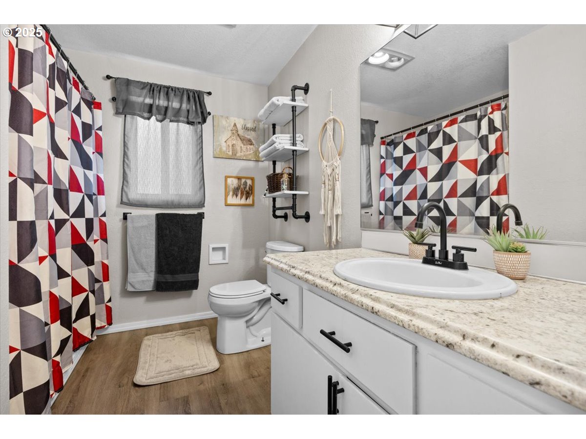 245 GEORGINNA DR