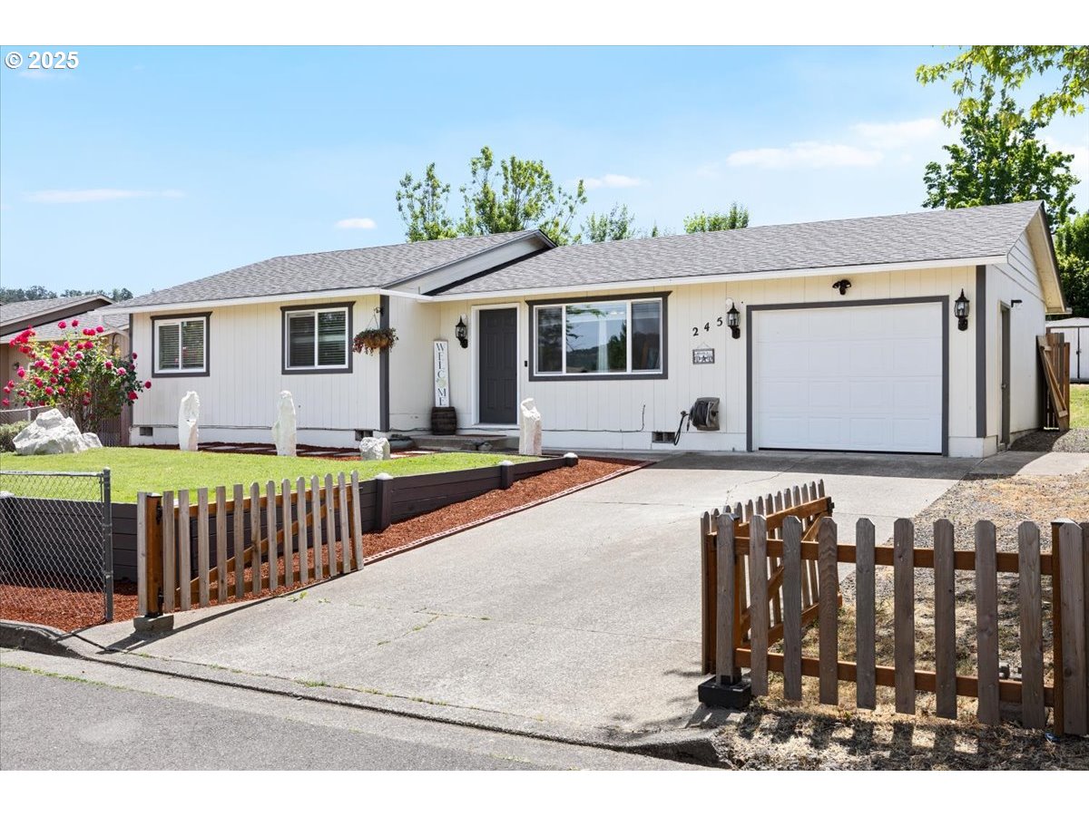 245 GEORGINNA DR