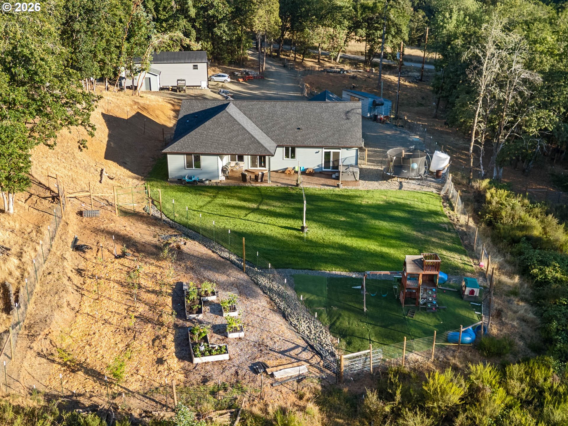 491 OAKWOOD DR