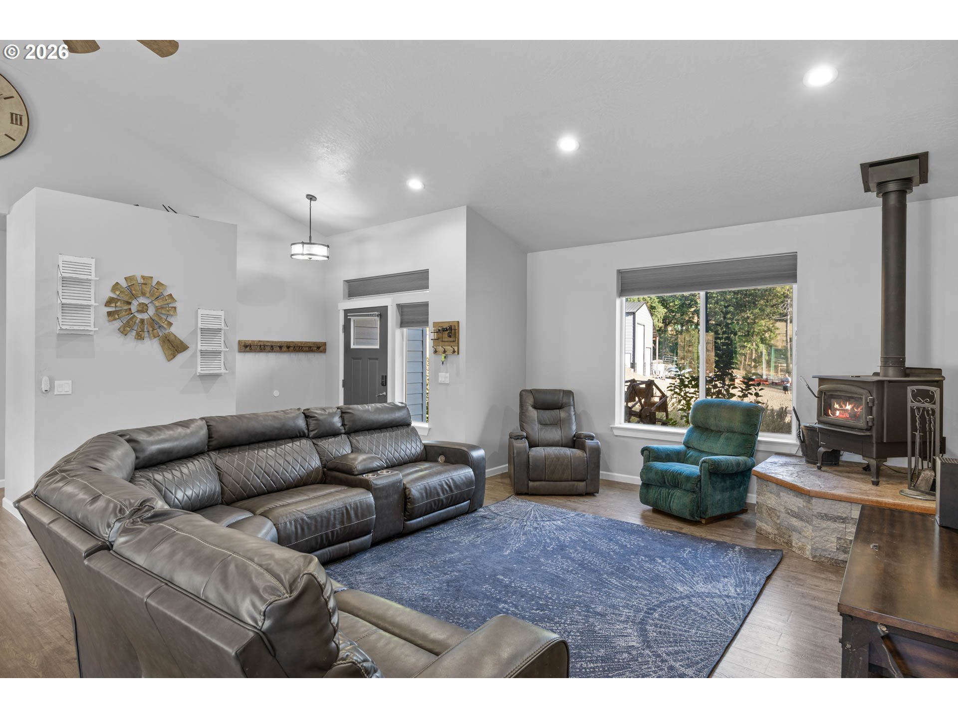 491 OAKWOOD DR