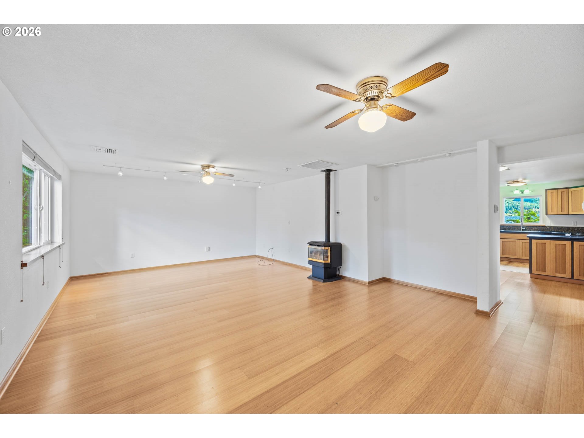240 E FOURTH AVE