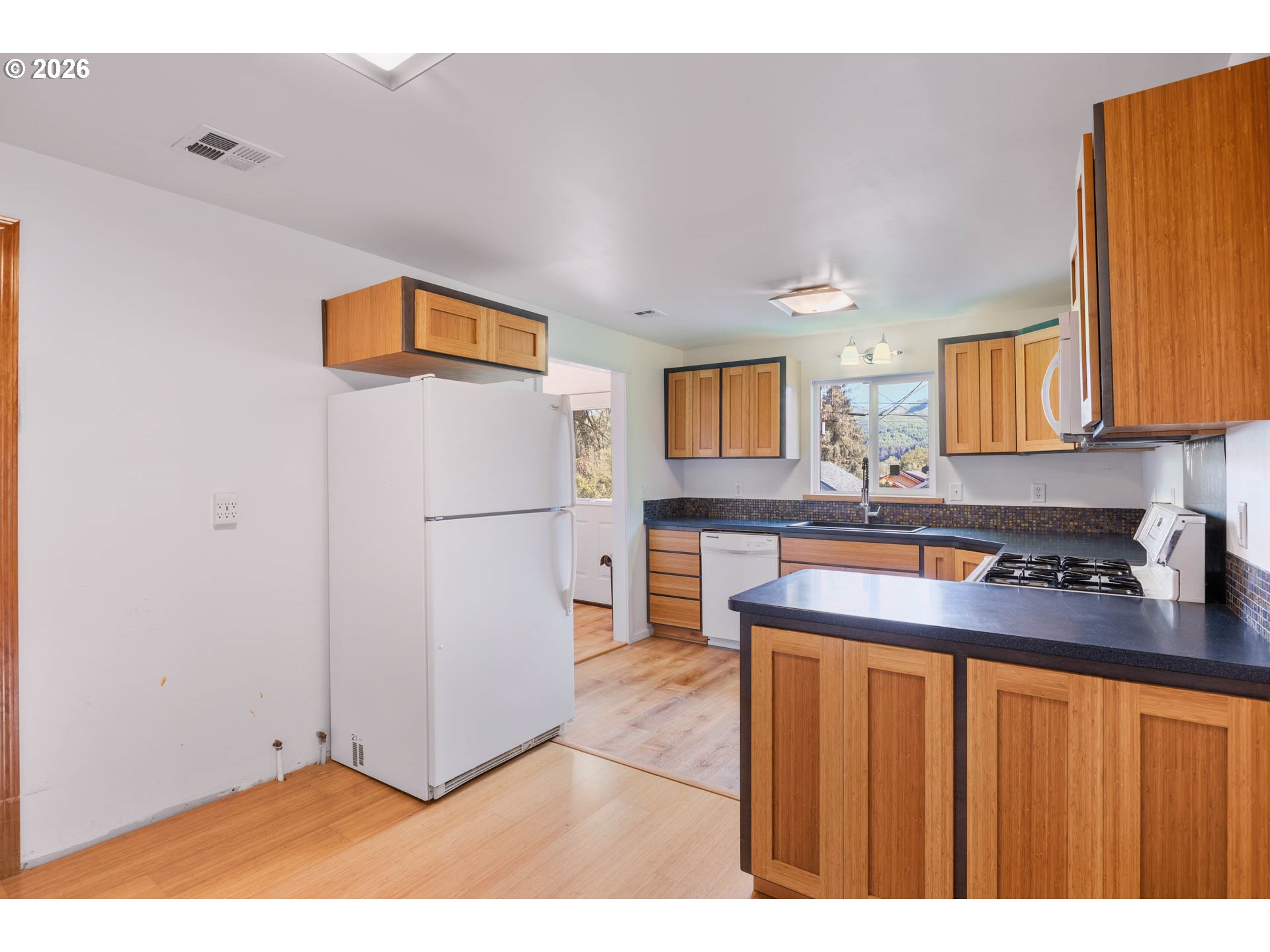 240 E FOURTH AVE