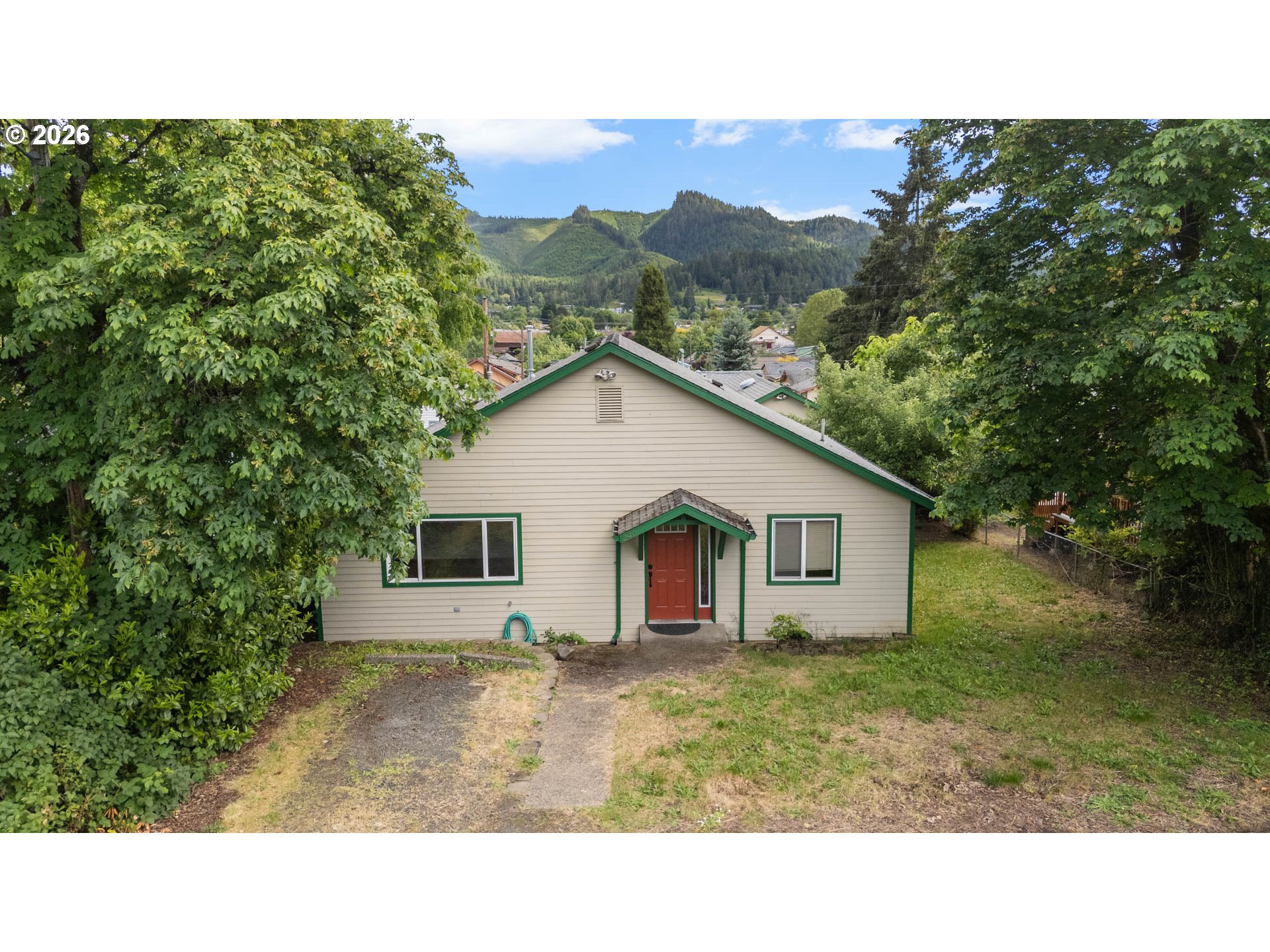 240 E FOURTH AVE