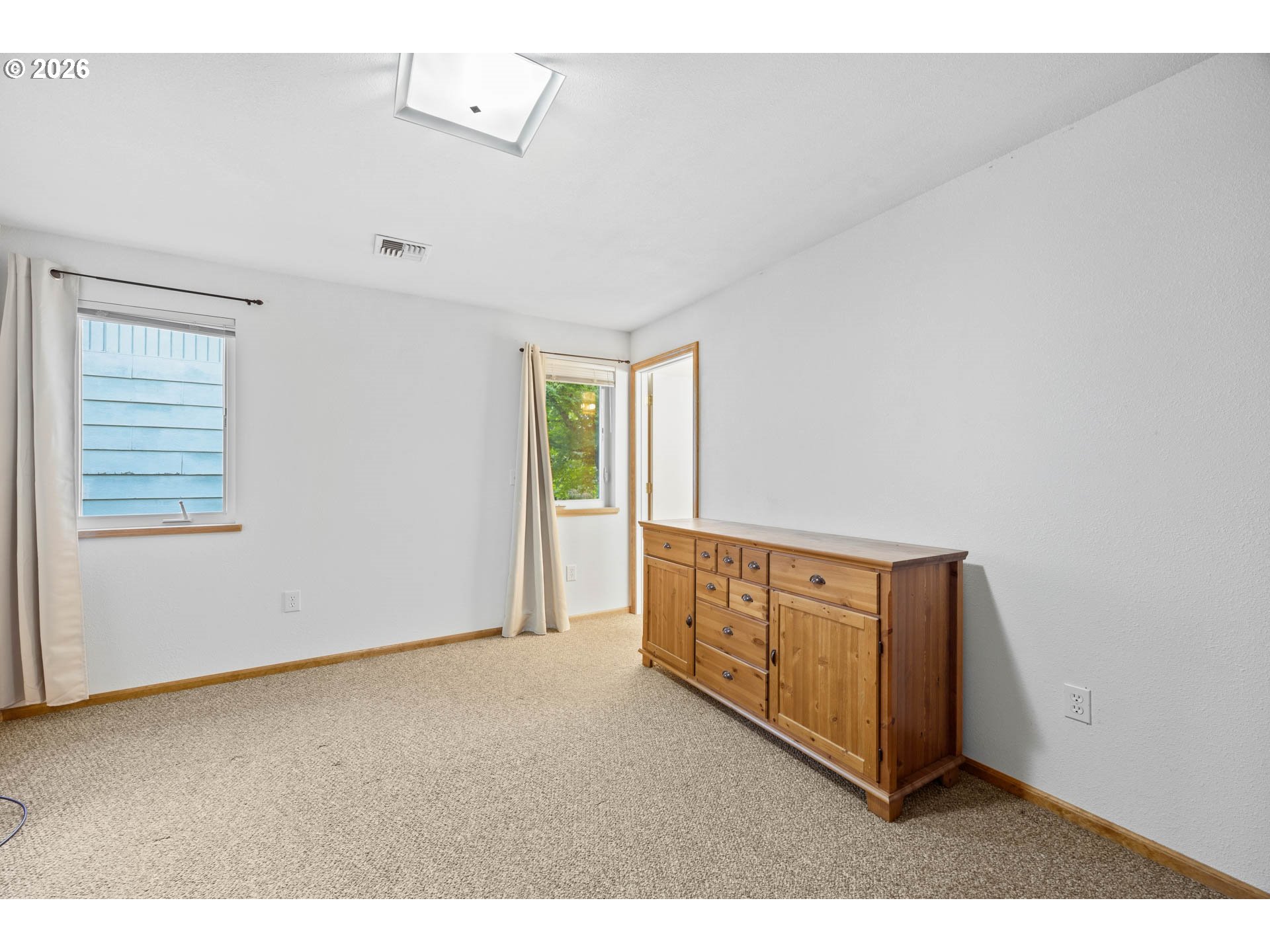 240 E FOURTH AVE