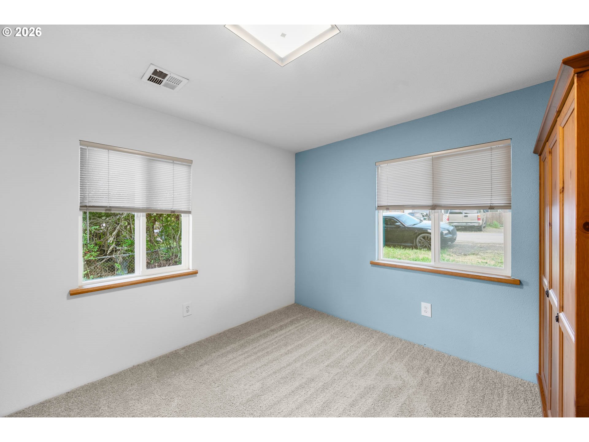 240 E FOURTH AVE