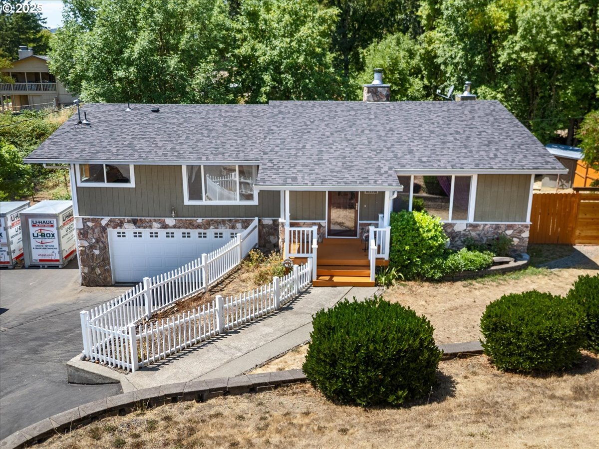 689 SHERWOOD DR