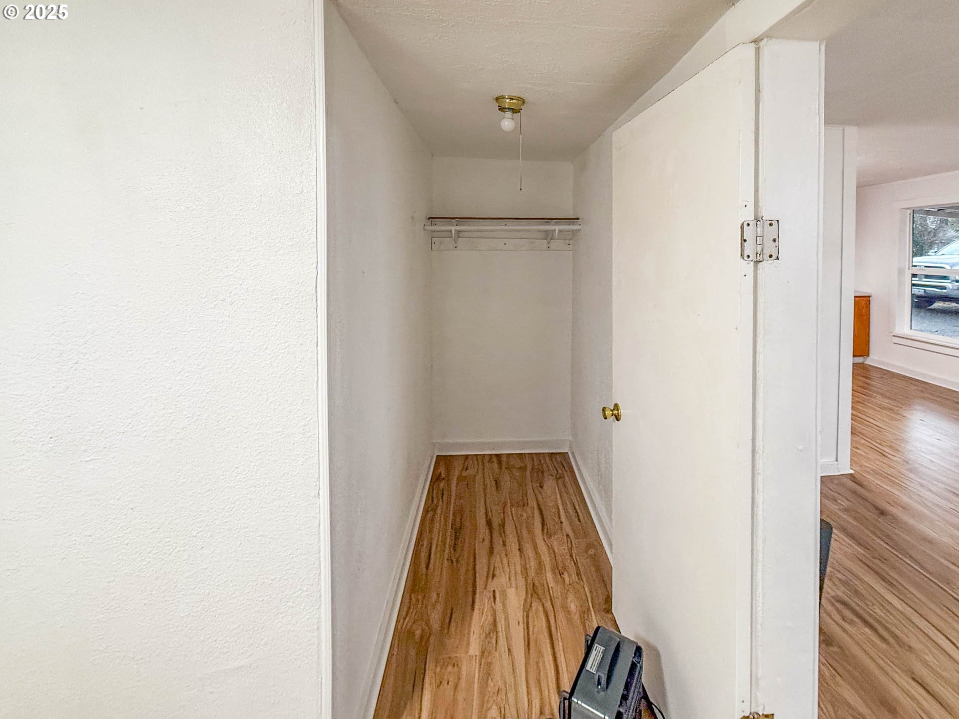 121 E SECOND AVE