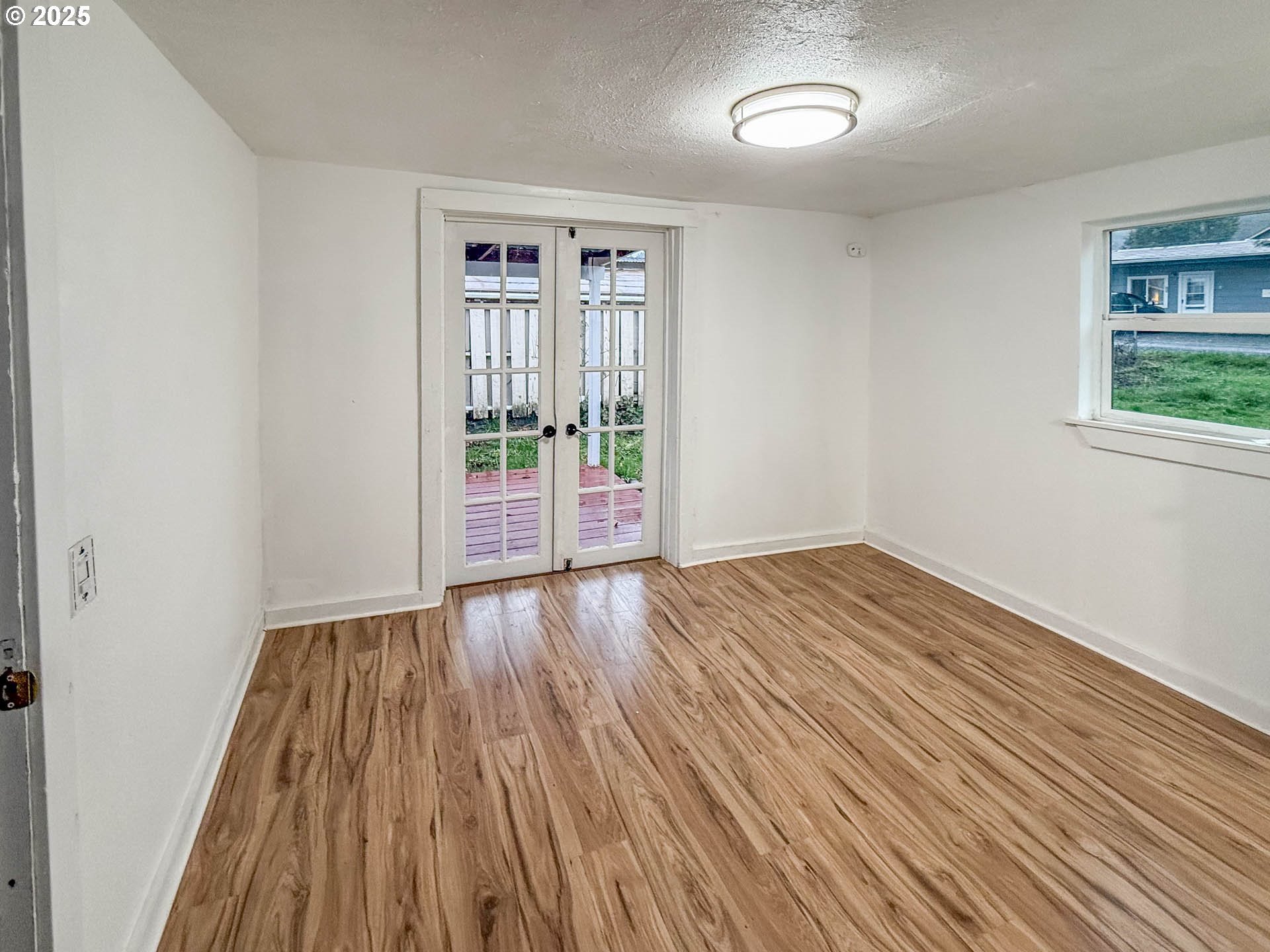 121 E SECOND AVE