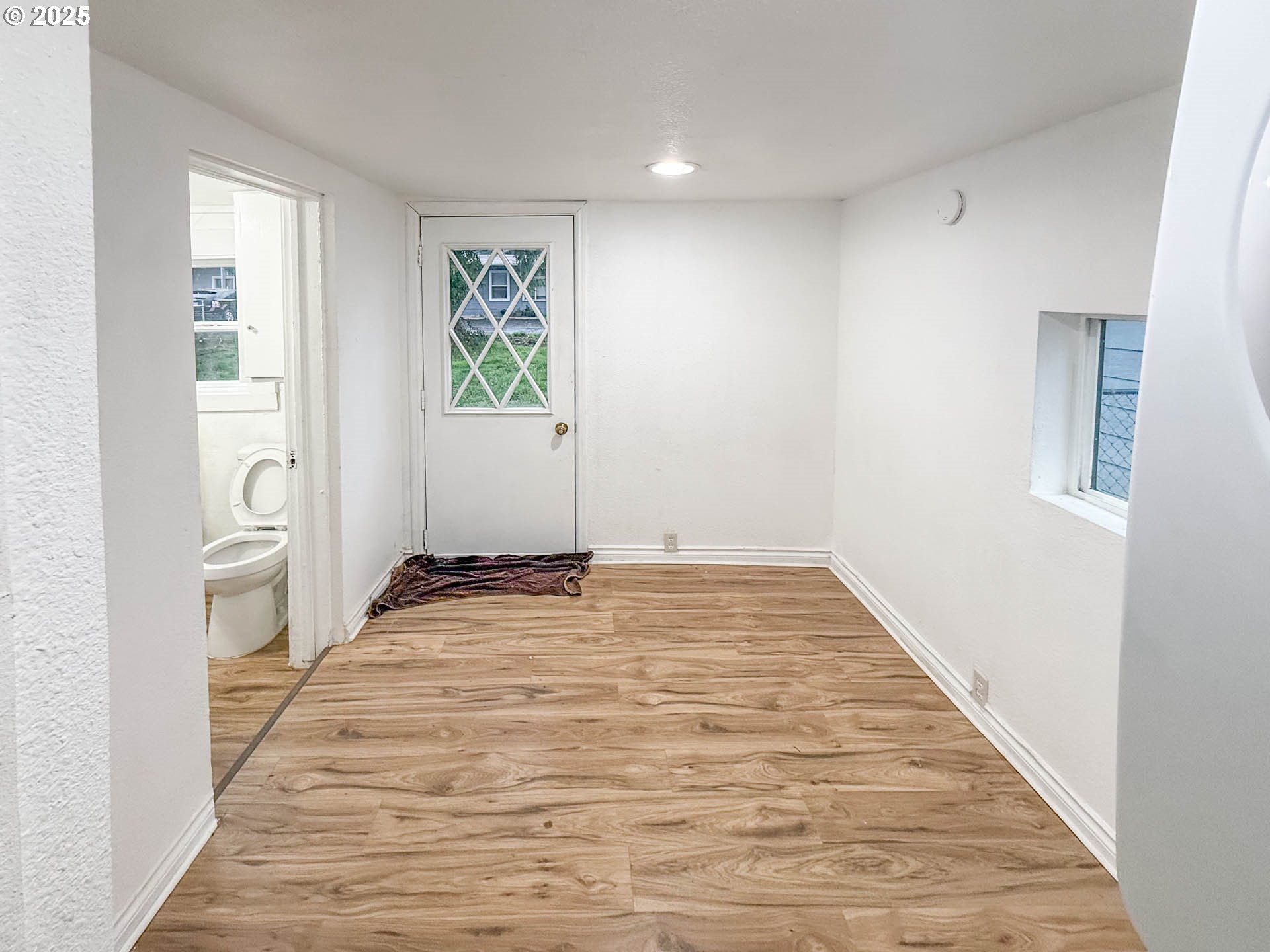 121 E SECOND AVE