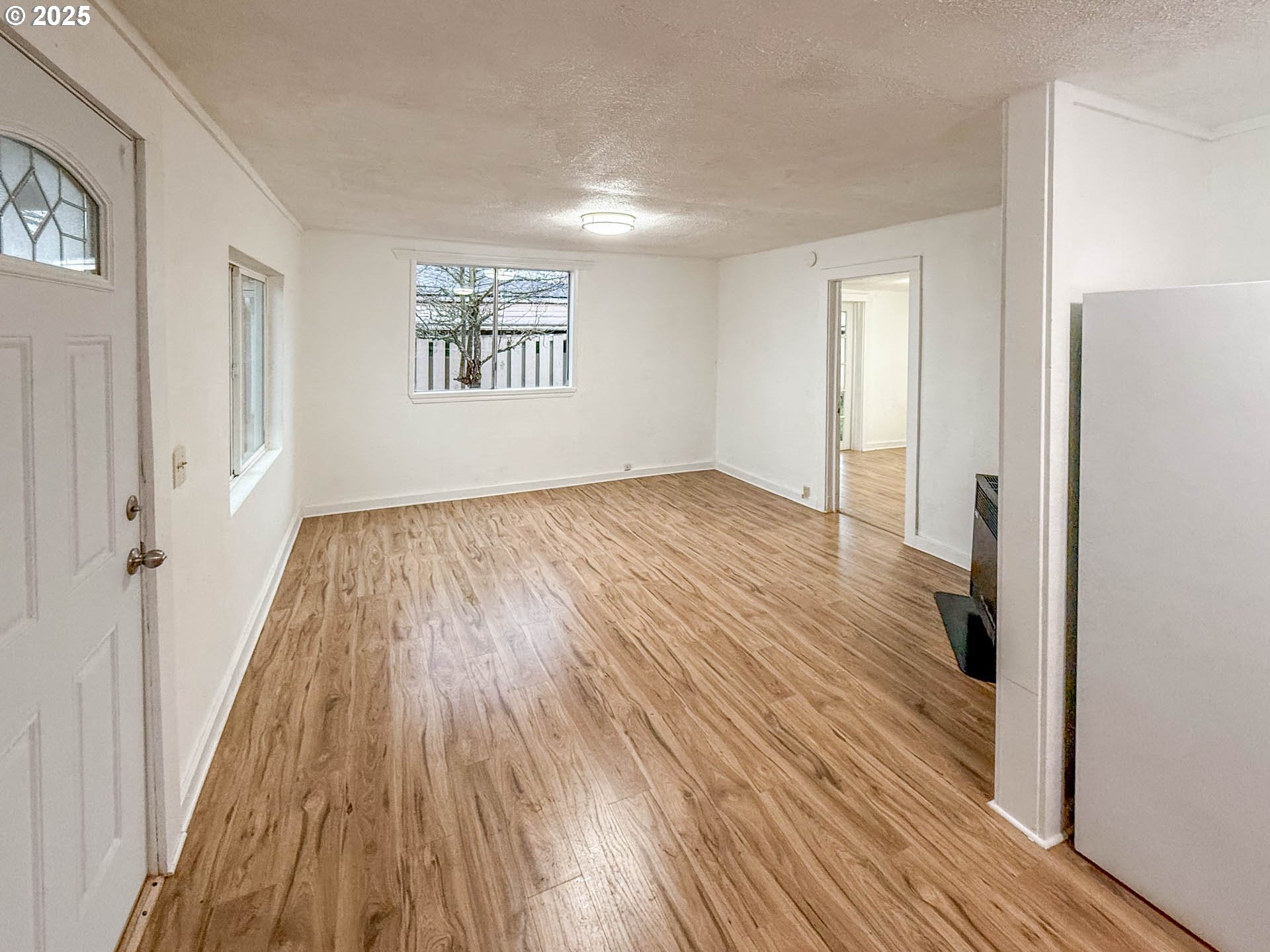 121 E SECOND AVE