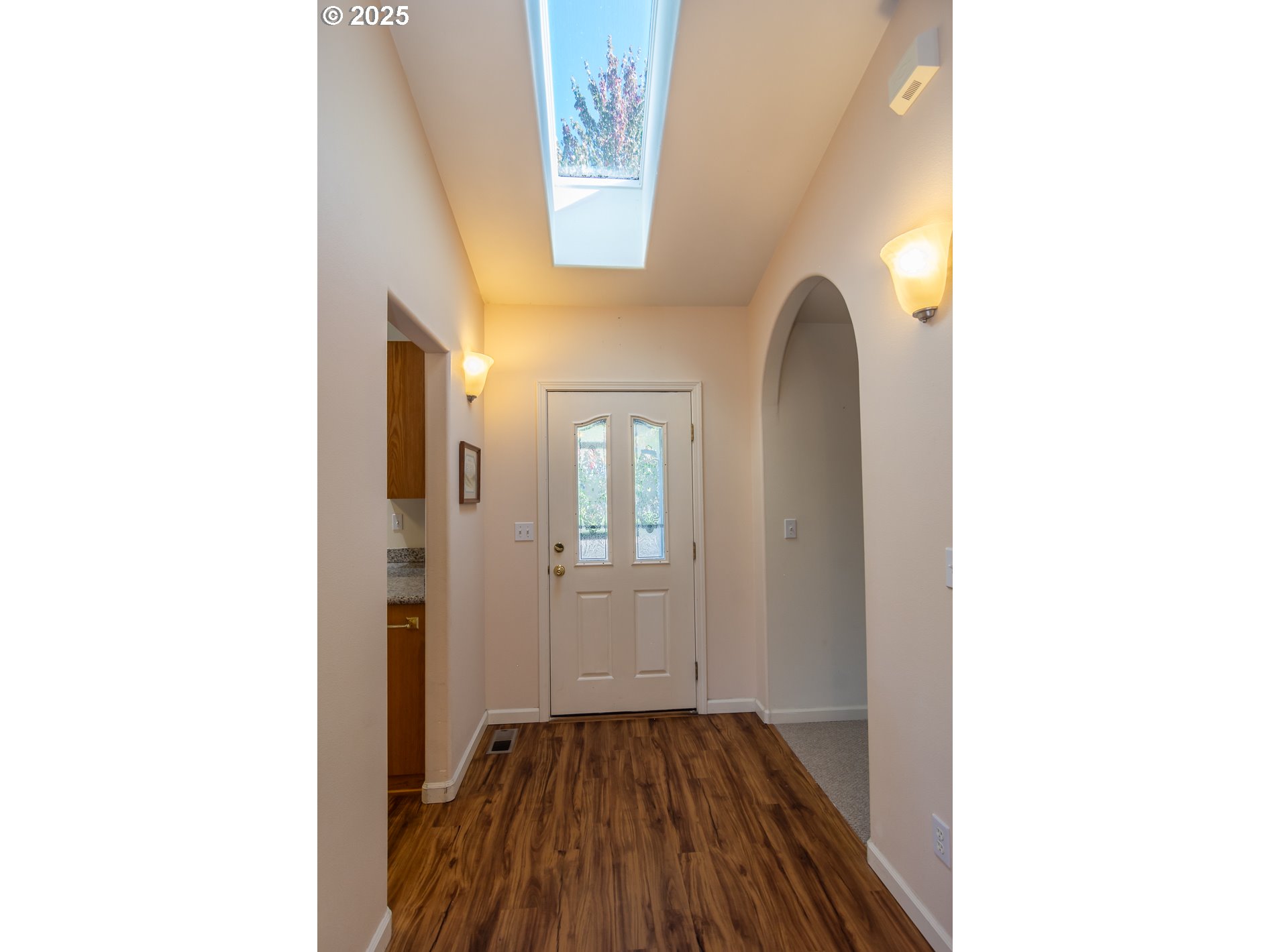 227 CAMBRIDGE DR