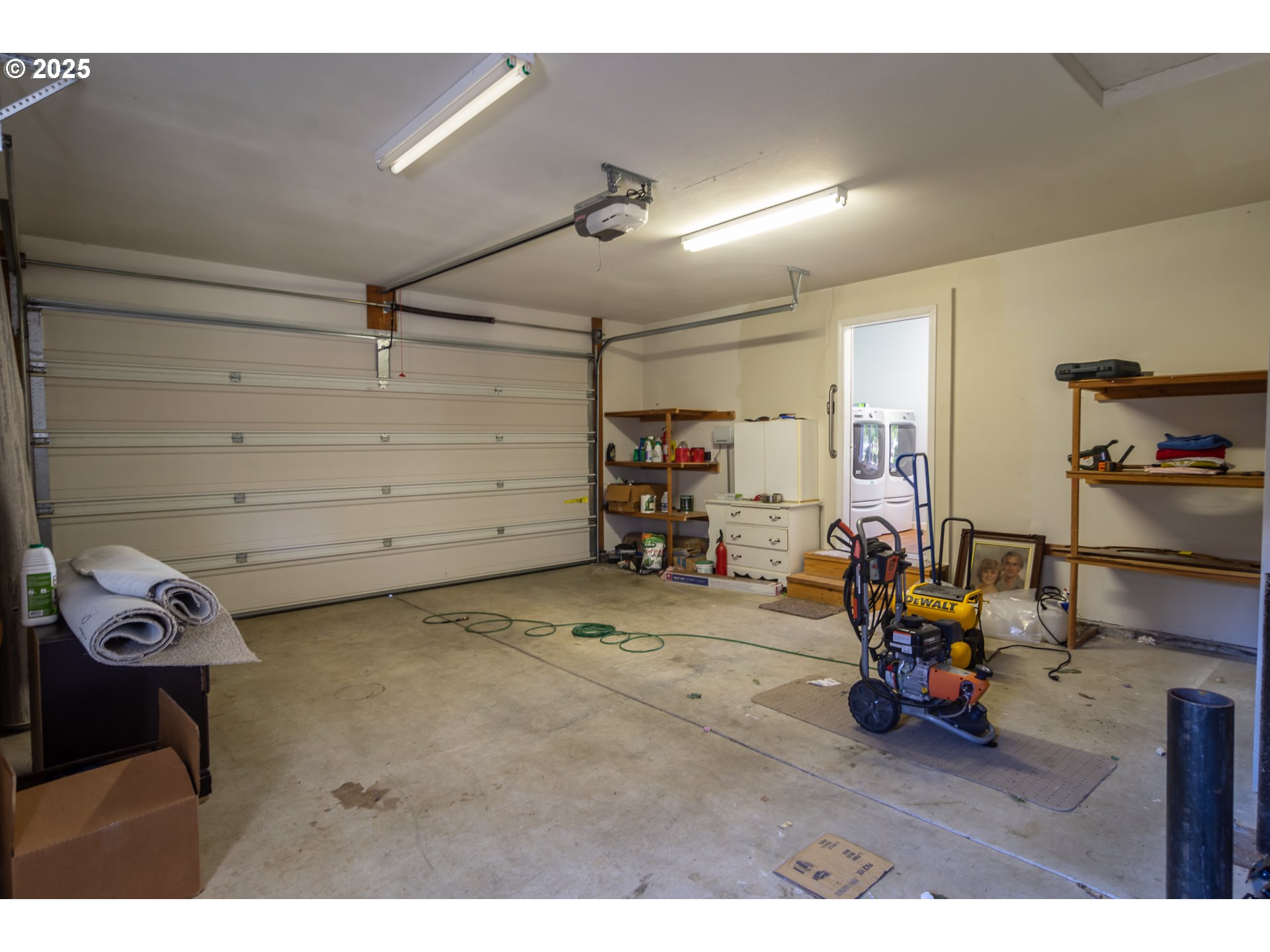 227 CAMBRIDGE DR