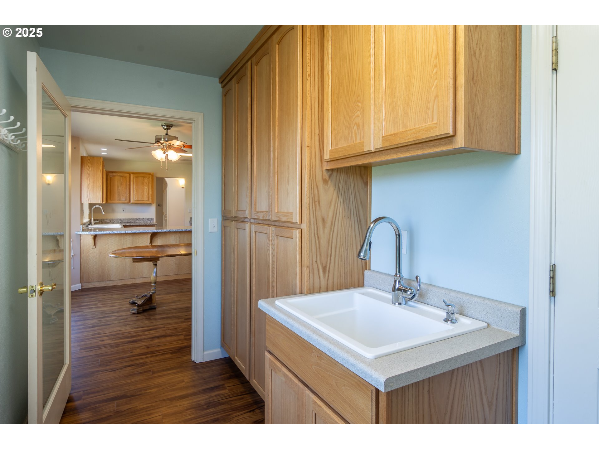 227 CAMBRIDGE DR