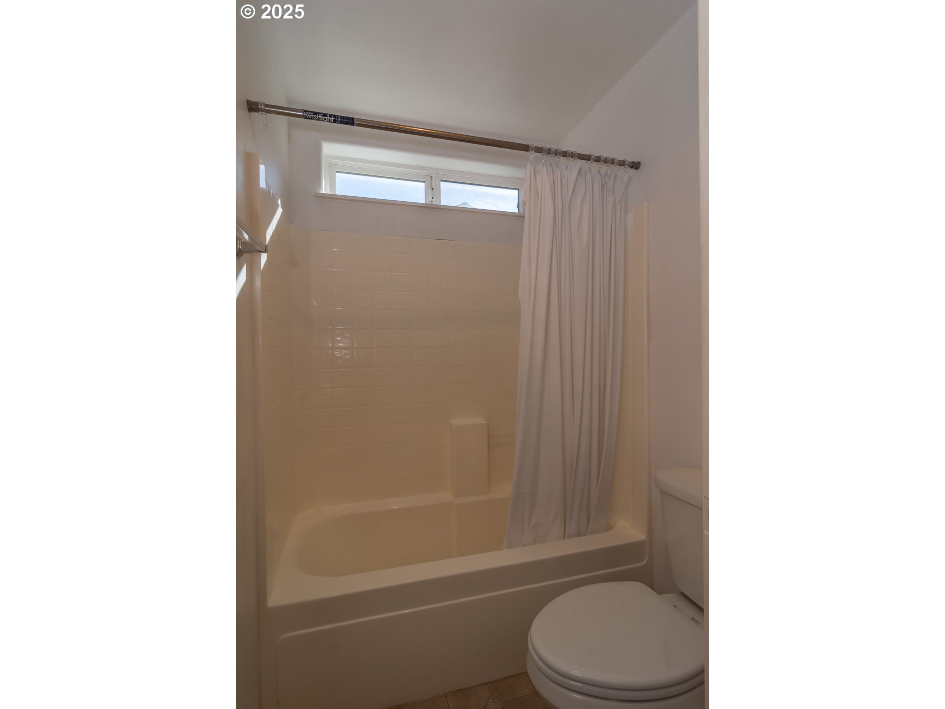 227 CAMBRIDGE DR