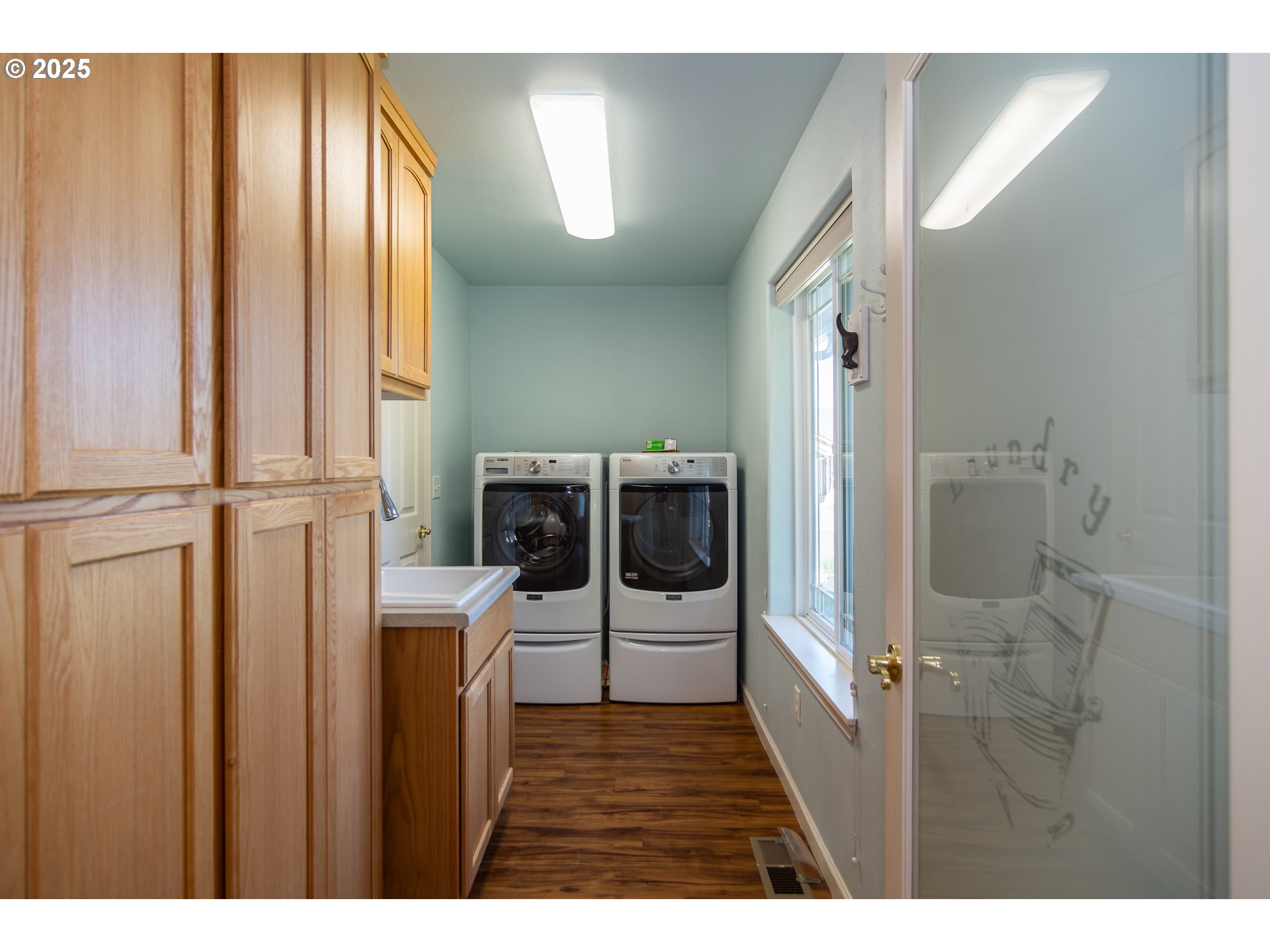 227 CAMBRIDGE DR