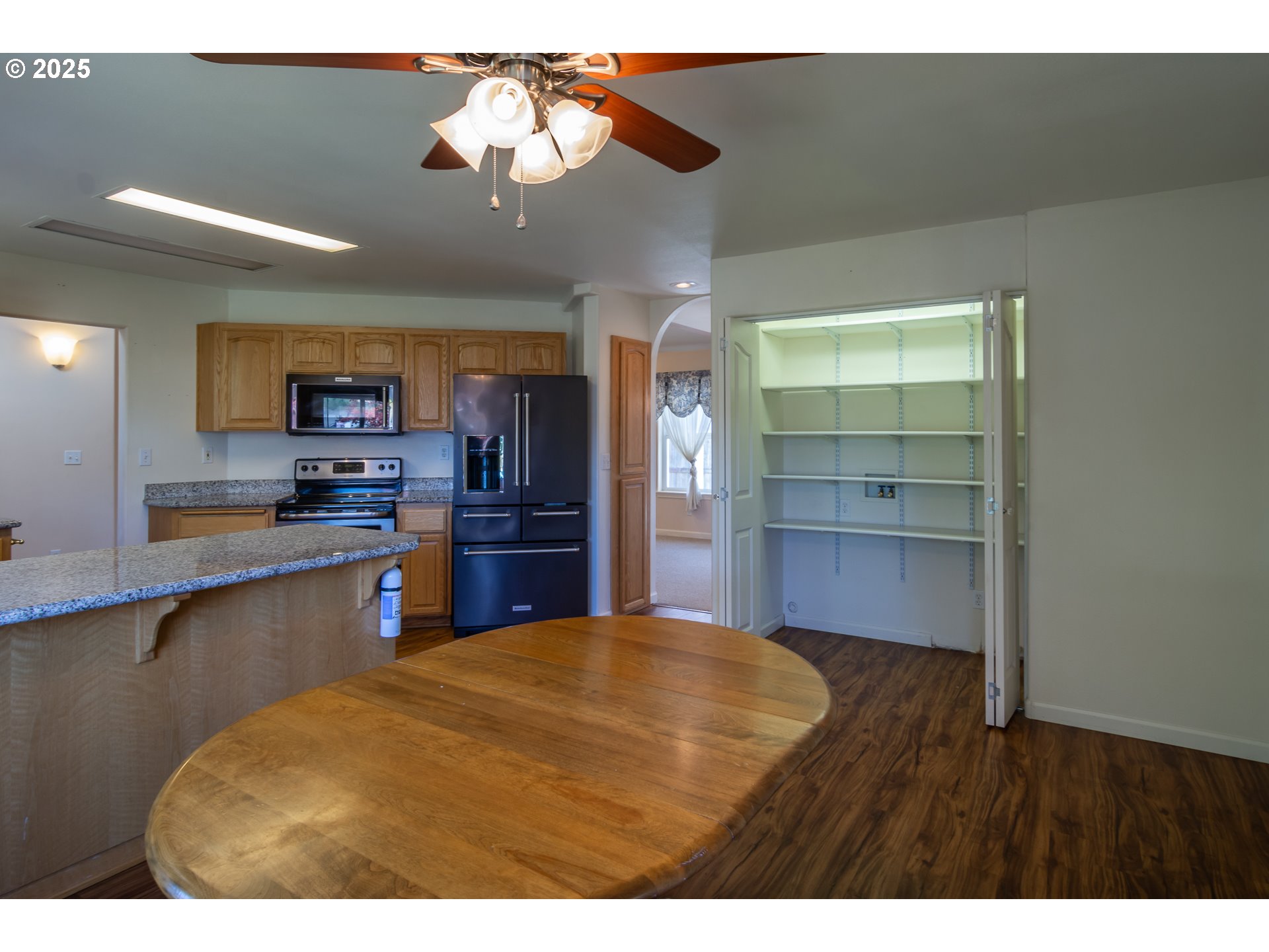 227 CAMBRIDGE DR
