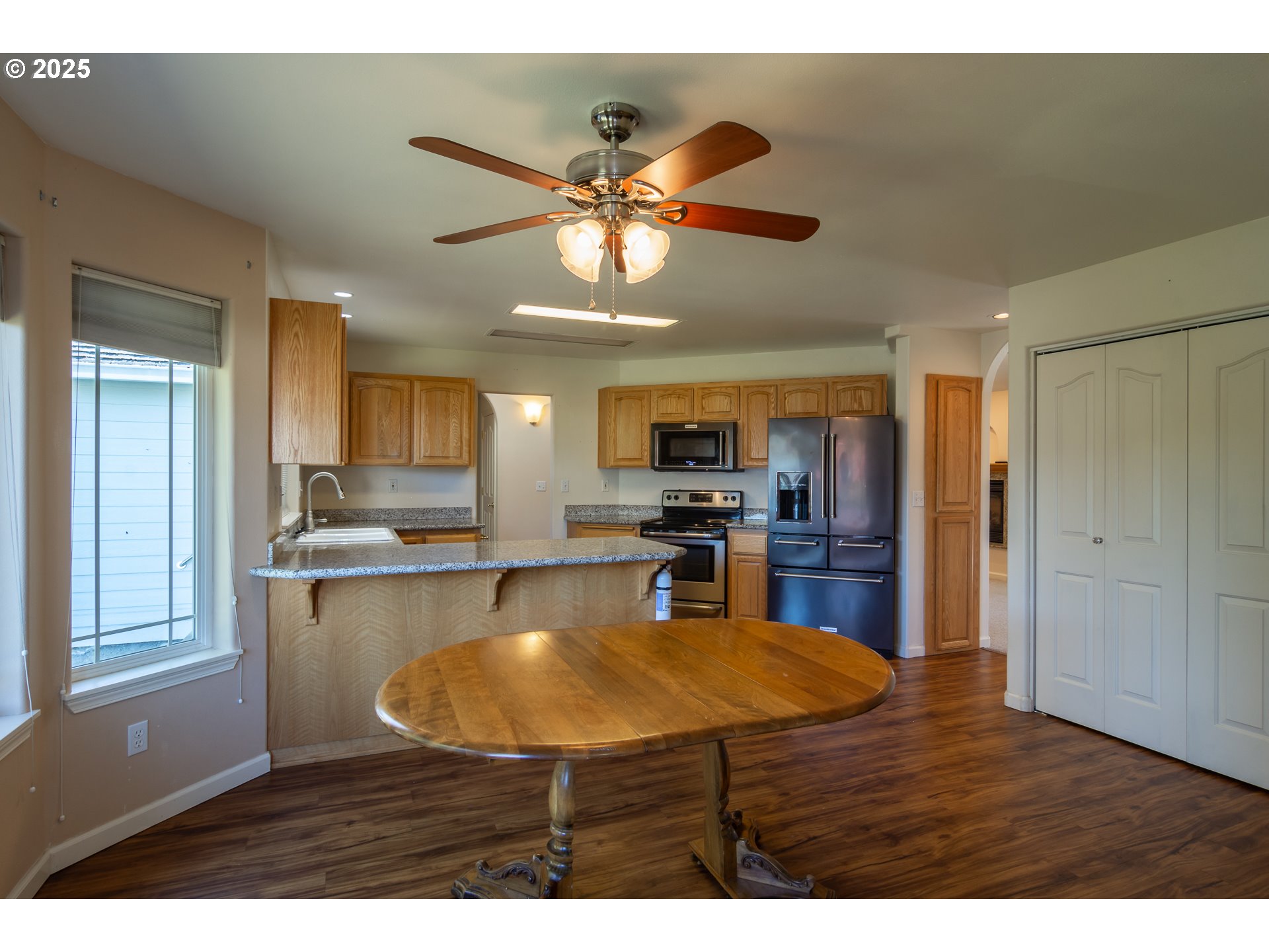 227 CAMBRIDGE DR