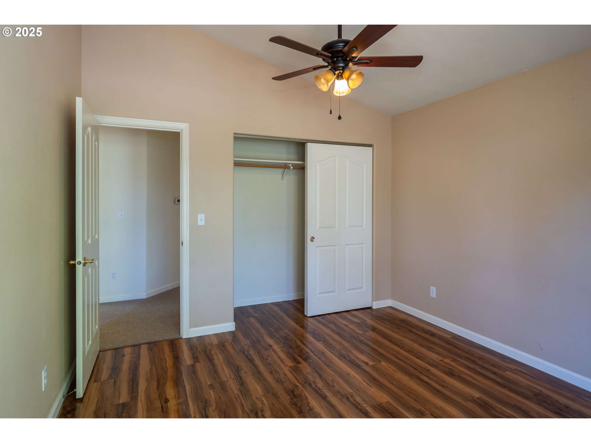 227 CAMBRIDGE DR