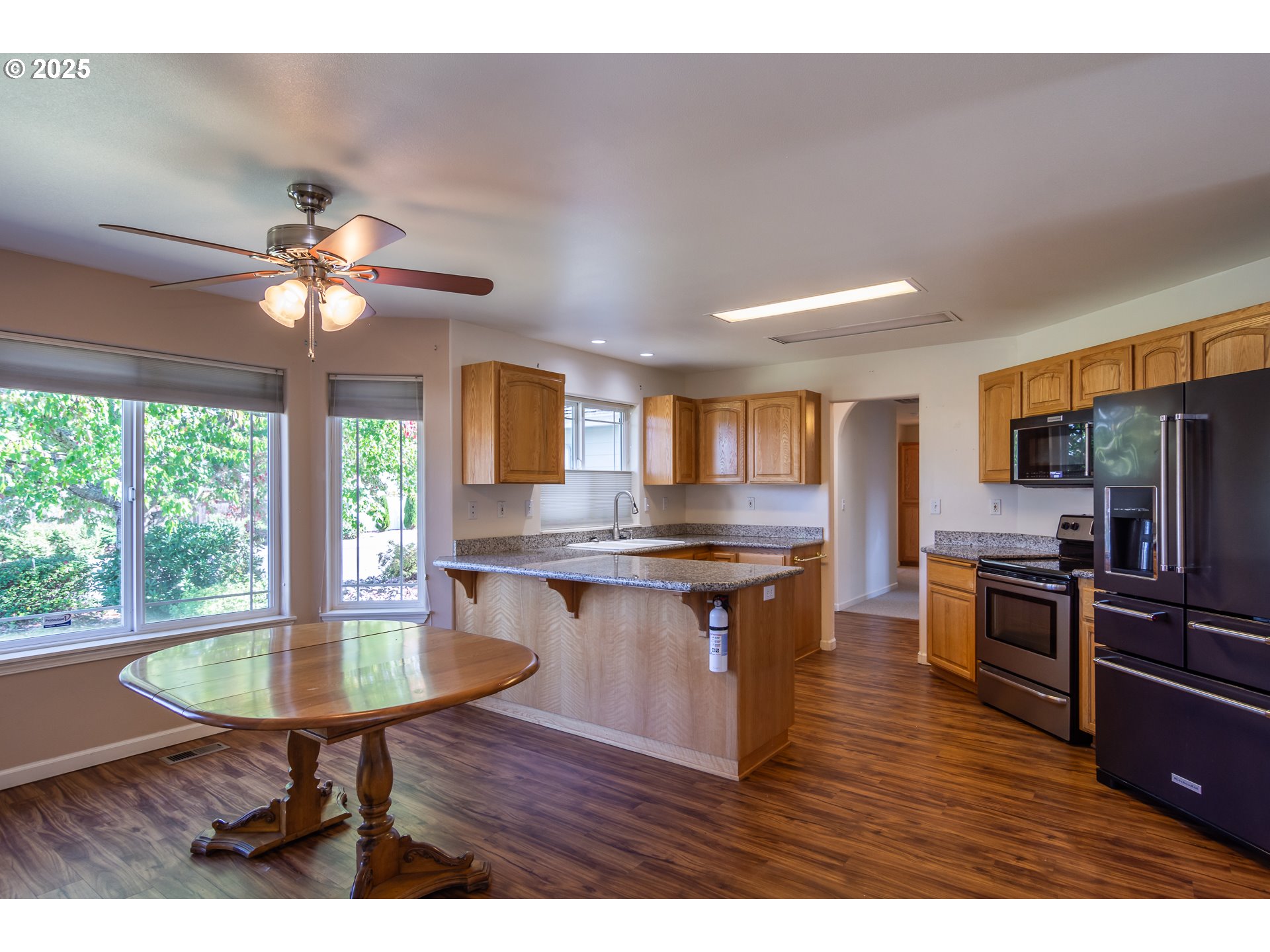 227 CAMBRIDGE DR