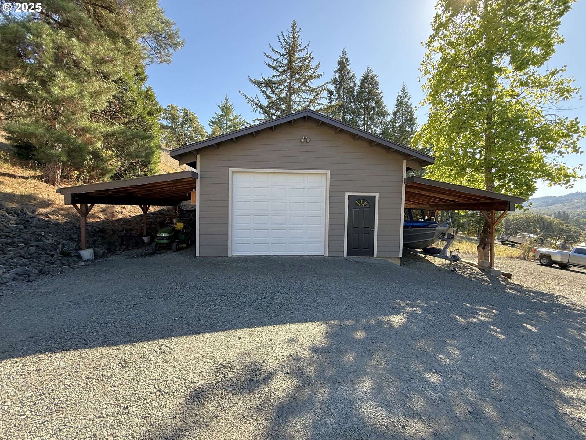 7978 N BANK RD