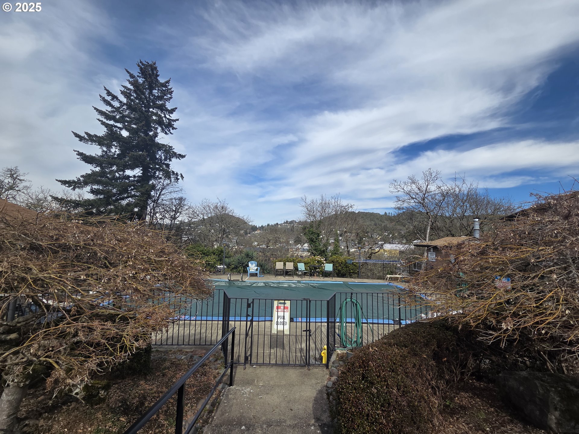 1374 SE COURT AVE 10