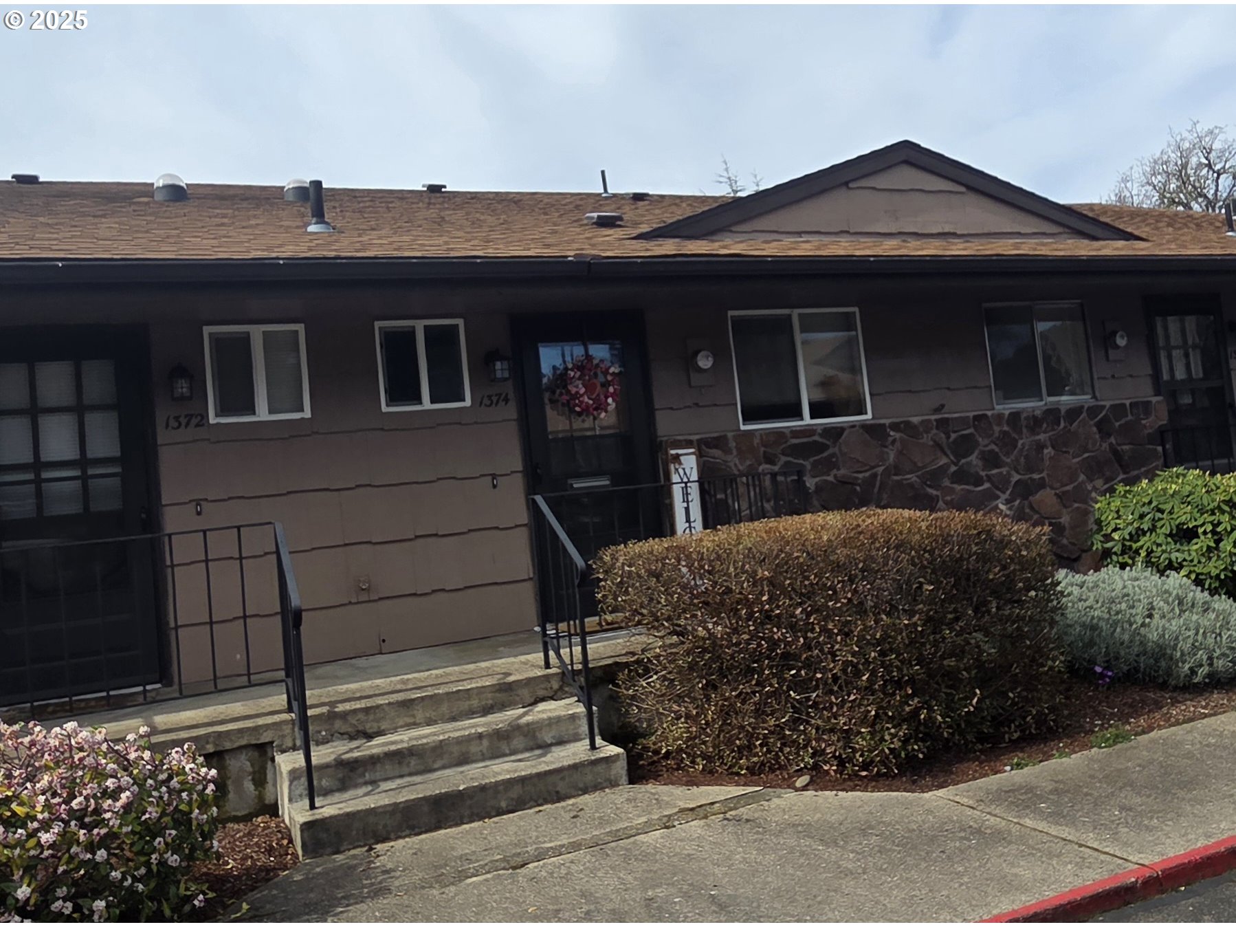 1374 SE COURT AVE 10