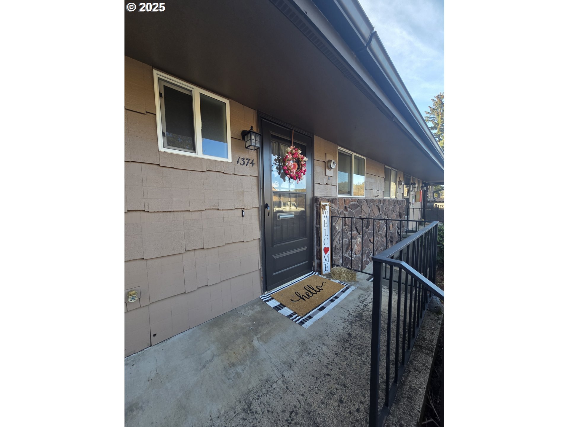 1374 SE COURT AVE 10