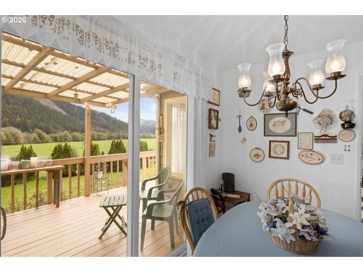 2277 COUGAR CREEK RD