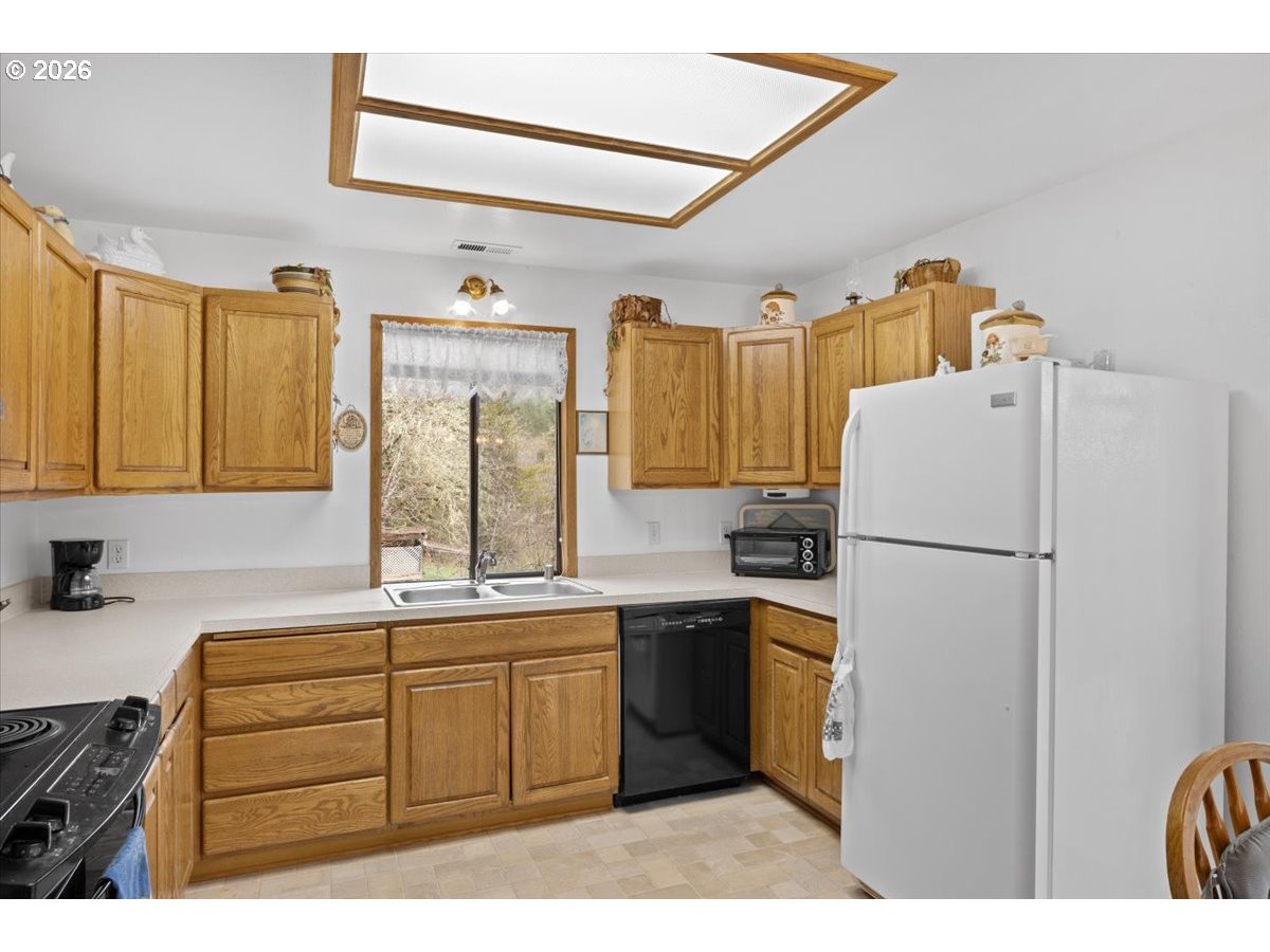 2277 COUGAR CREEK RD