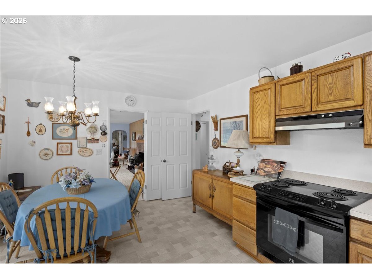 2277 COUGAR CREEK RD