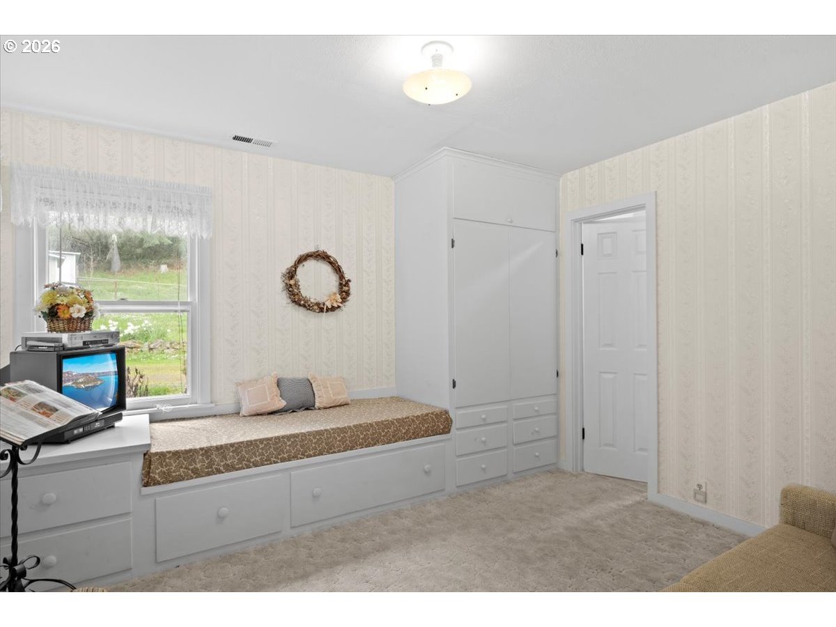 2277 COUGAR CREEK RD