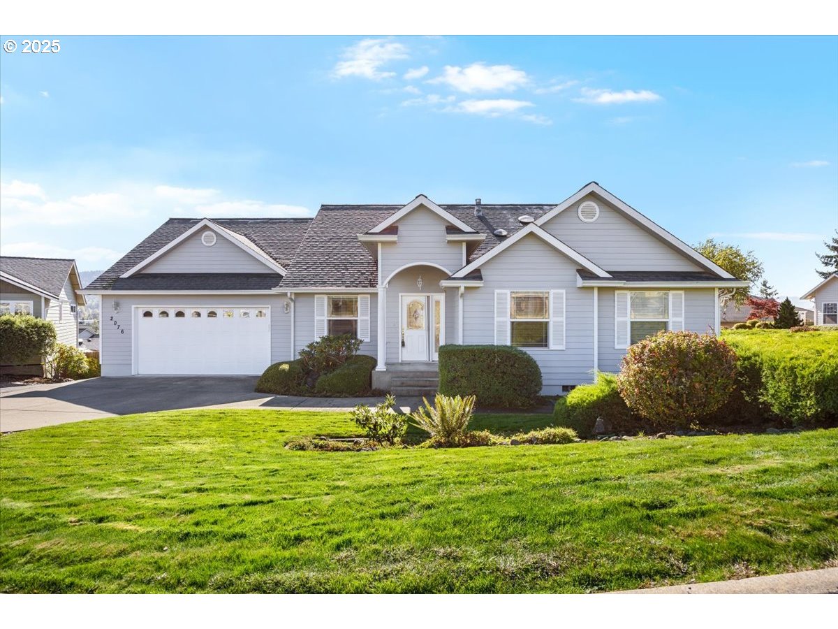 2076 SAWGRASS CT
