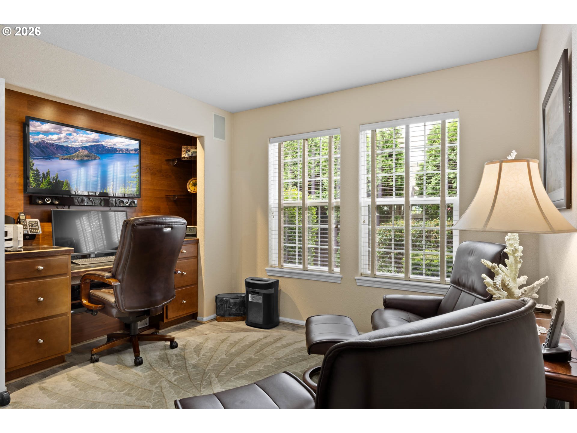 237 CAMBRIDGE DR