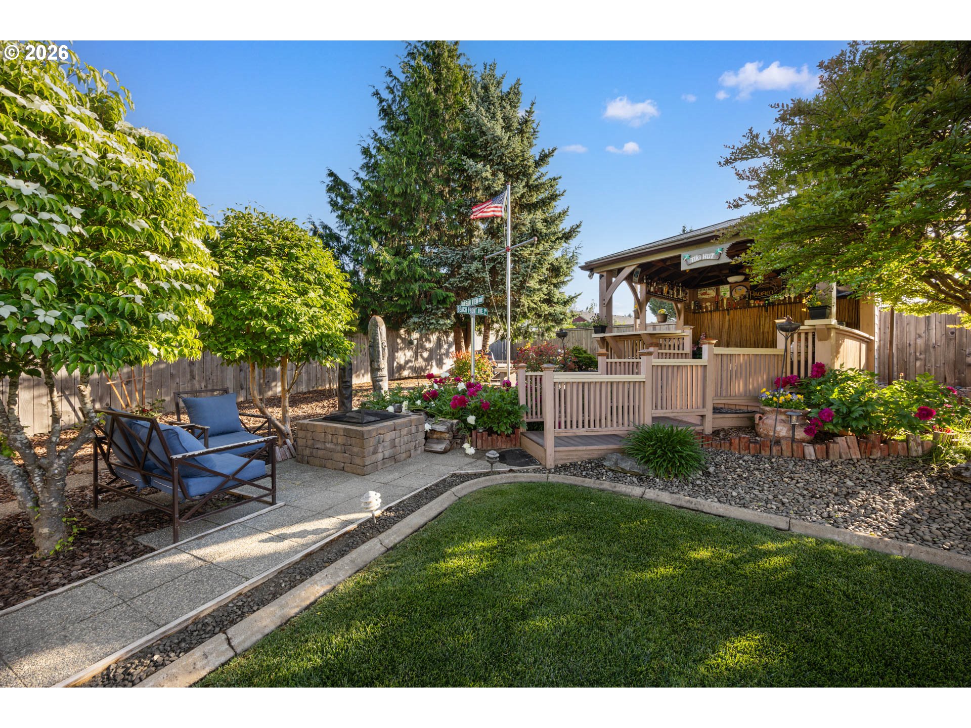 237 CAMBRIDGE DR