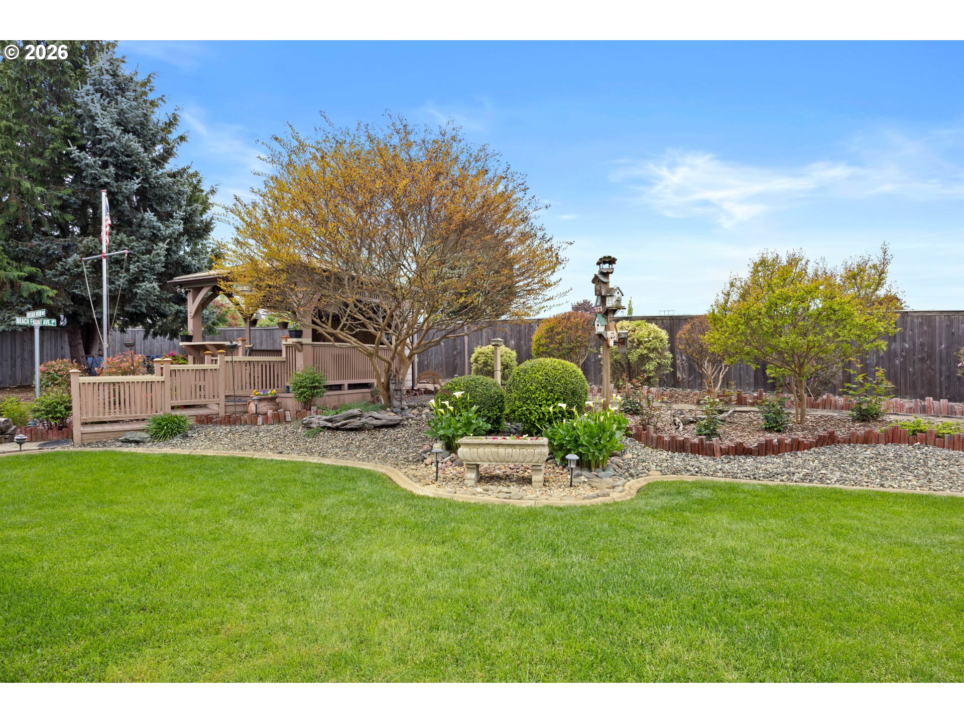 237 CAMBRIDGE DR