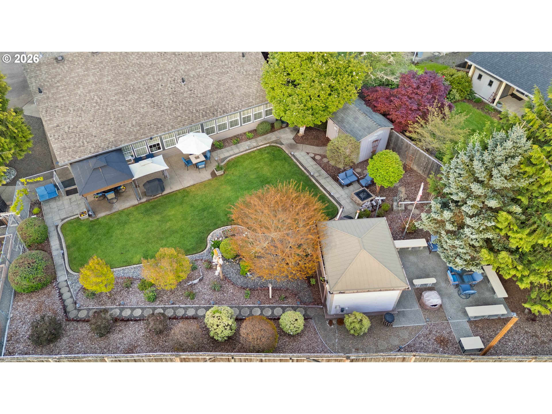 237 CAMBRIDGE DR