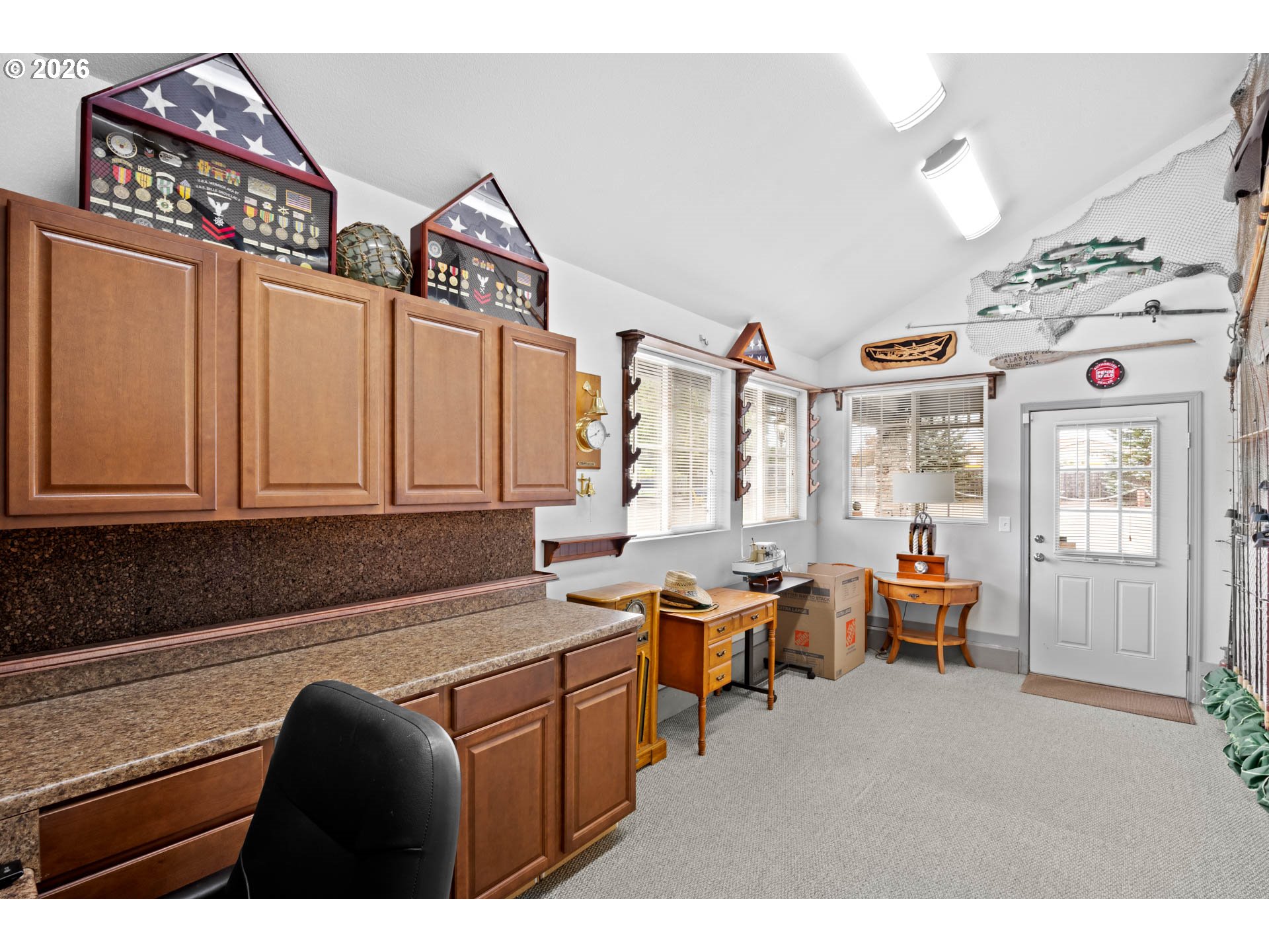 237 CAMBRIDGE DR