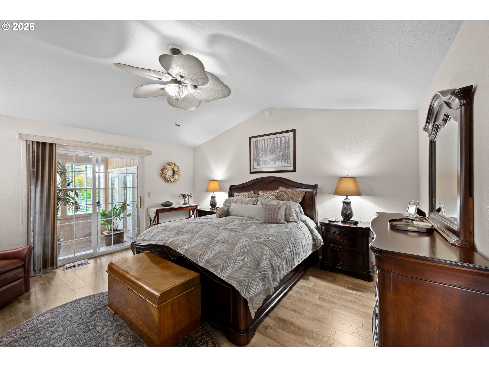 237 CAMBRIDGE DR