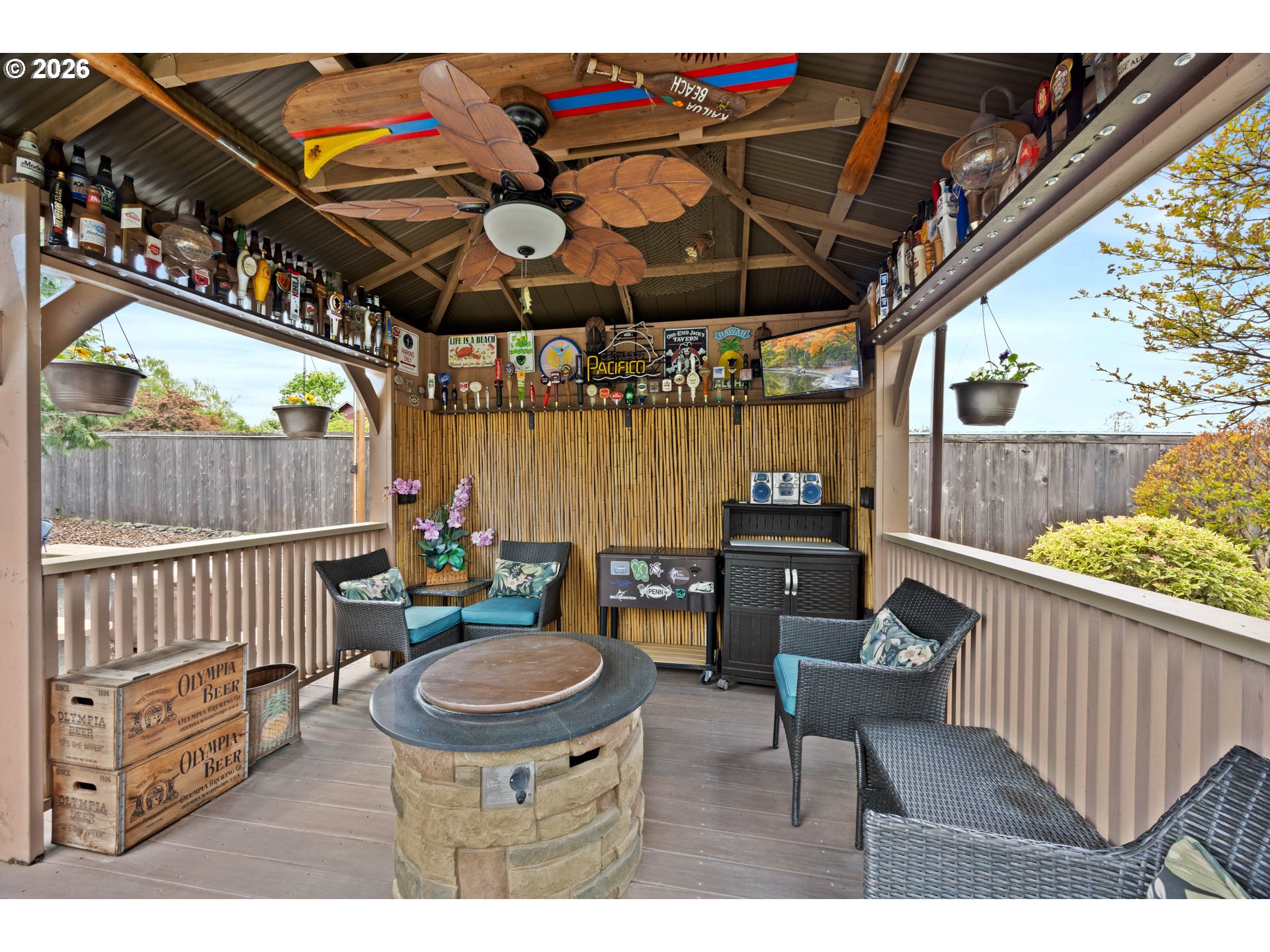 237 CAMBRIDGE DR