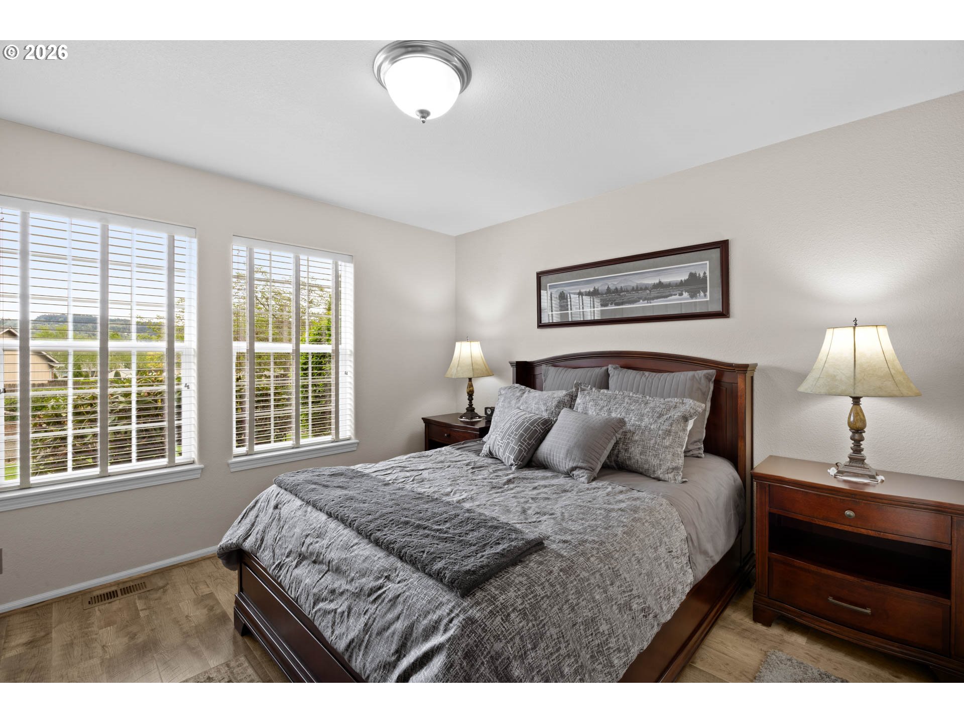 237 CAMBRIDGE DR