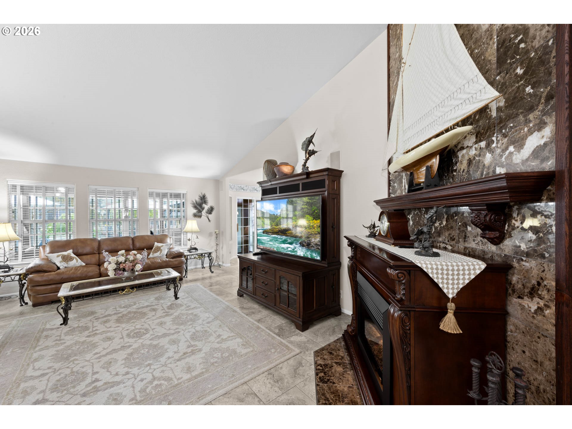 237 CAMBRIDGE DR